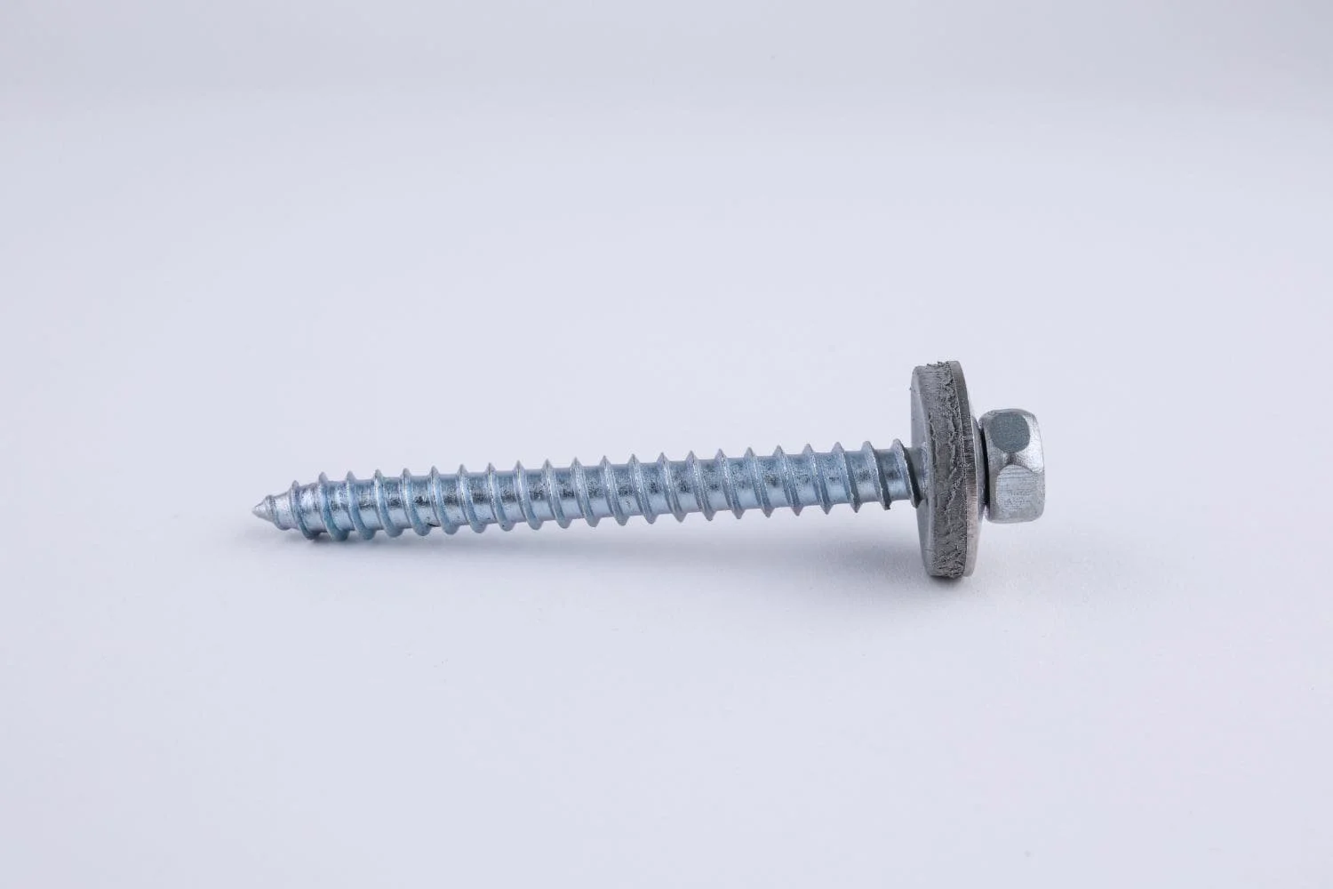 Vijak inox s tesnilno podložko za v les