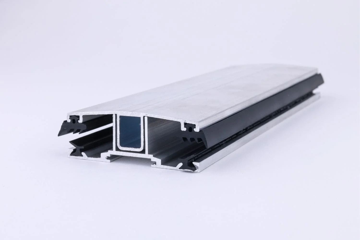 Aluminijasti profil za polikarbonatne plošče