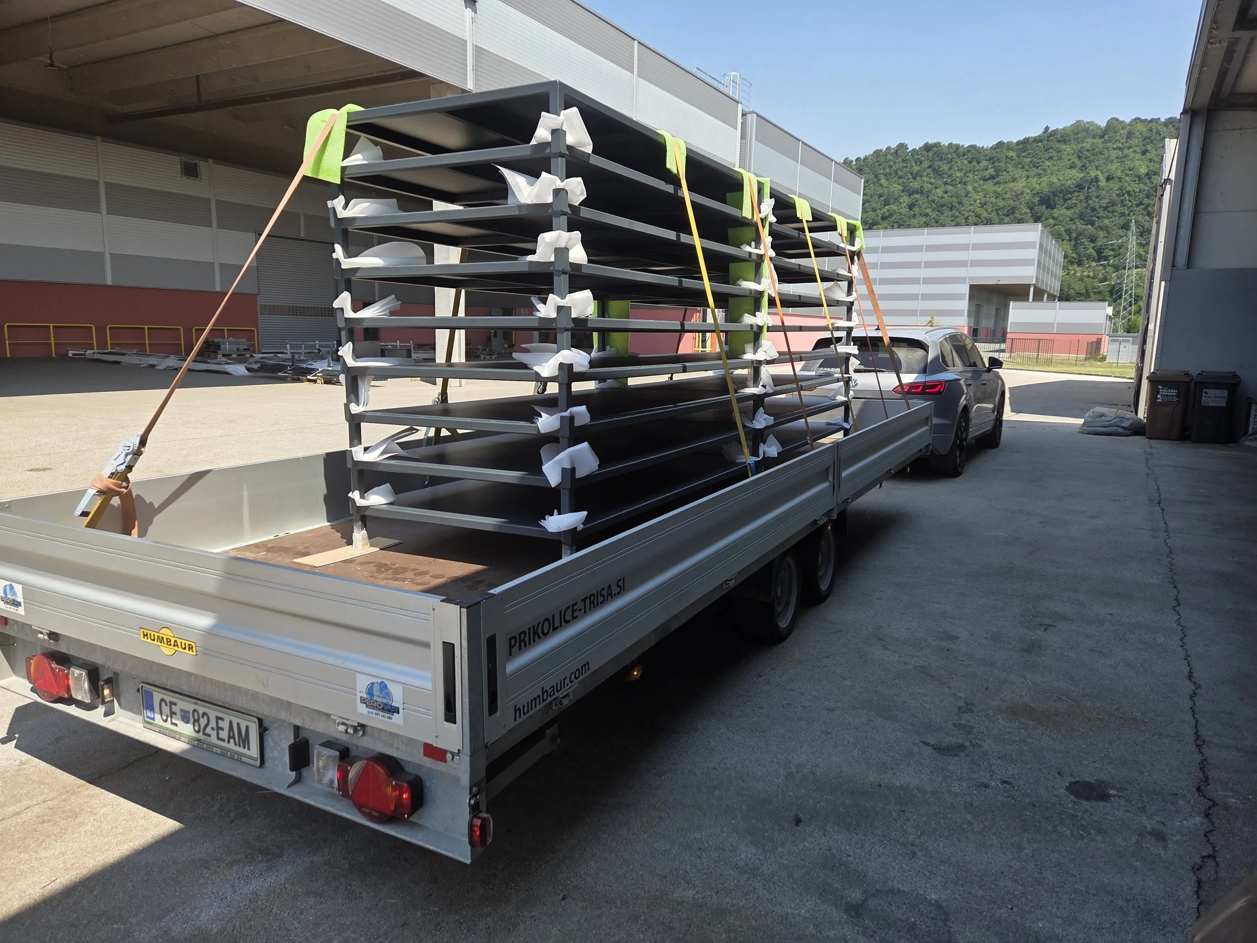 Prevoz z avtomobilsko prikolico