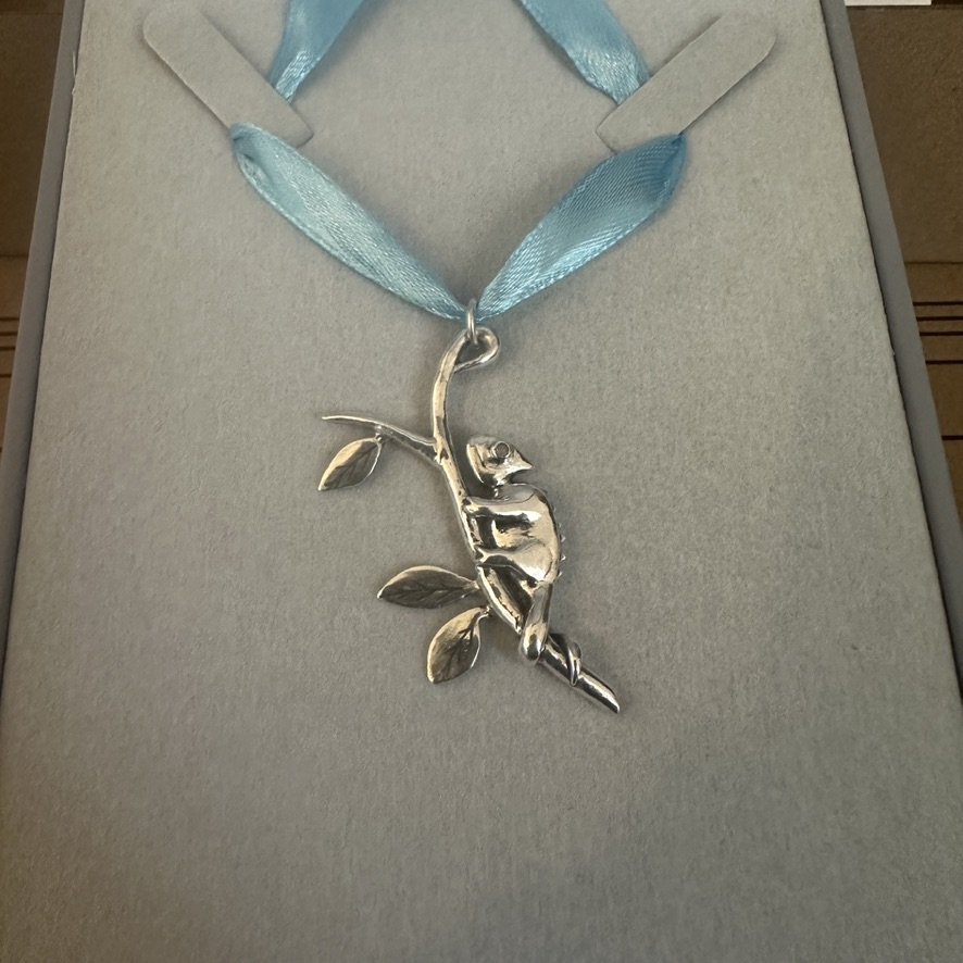 Chameleon pendant sculpted from 999 fine silver clay