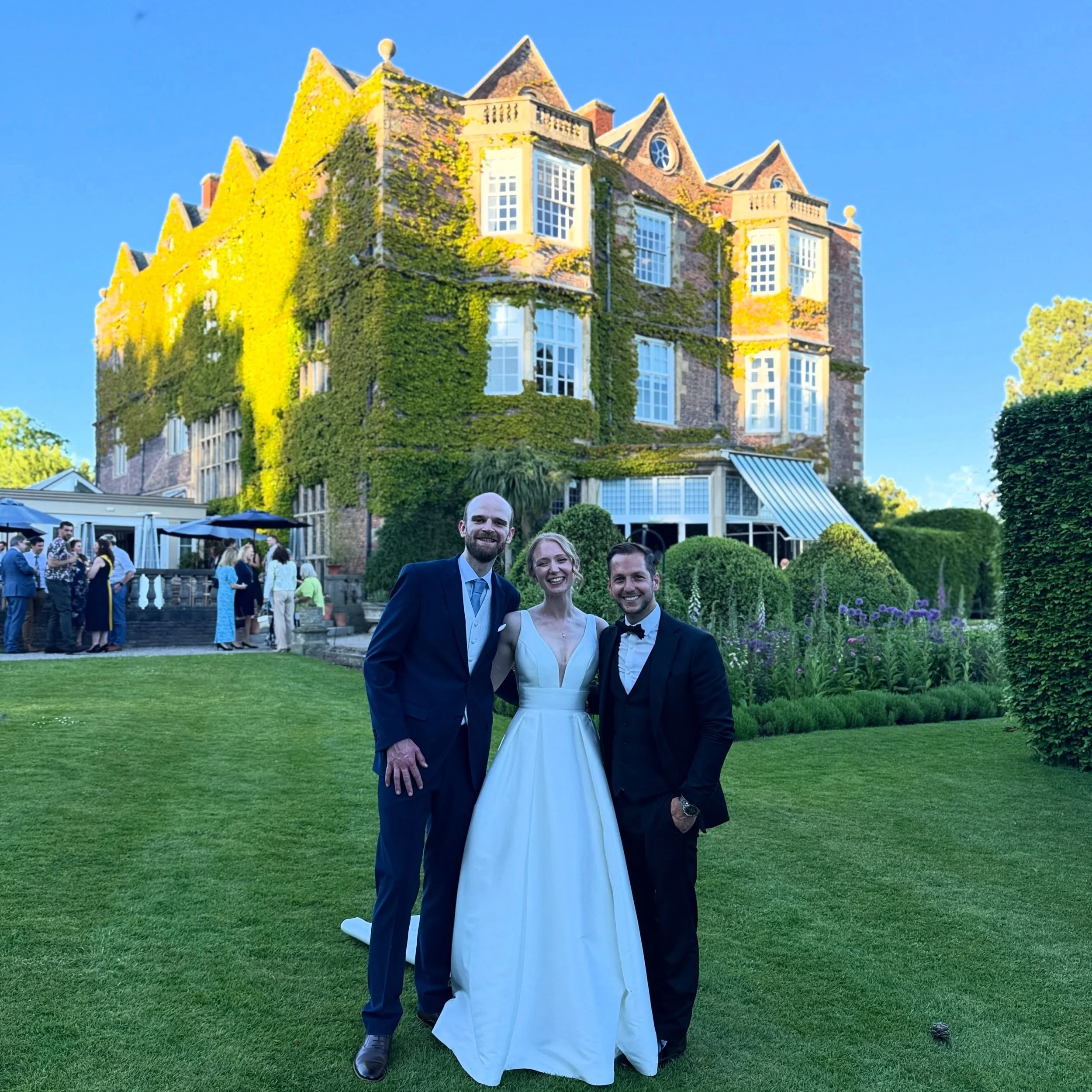 Delighted to have provided drinks reception and wedding breakfast entertainment for Laura &amp; Dominic at the exquisite @goldsboroughweddings.

An unforgettable day in a truly breathtaking setting, filled with love, elegance, and wonderful celebrati