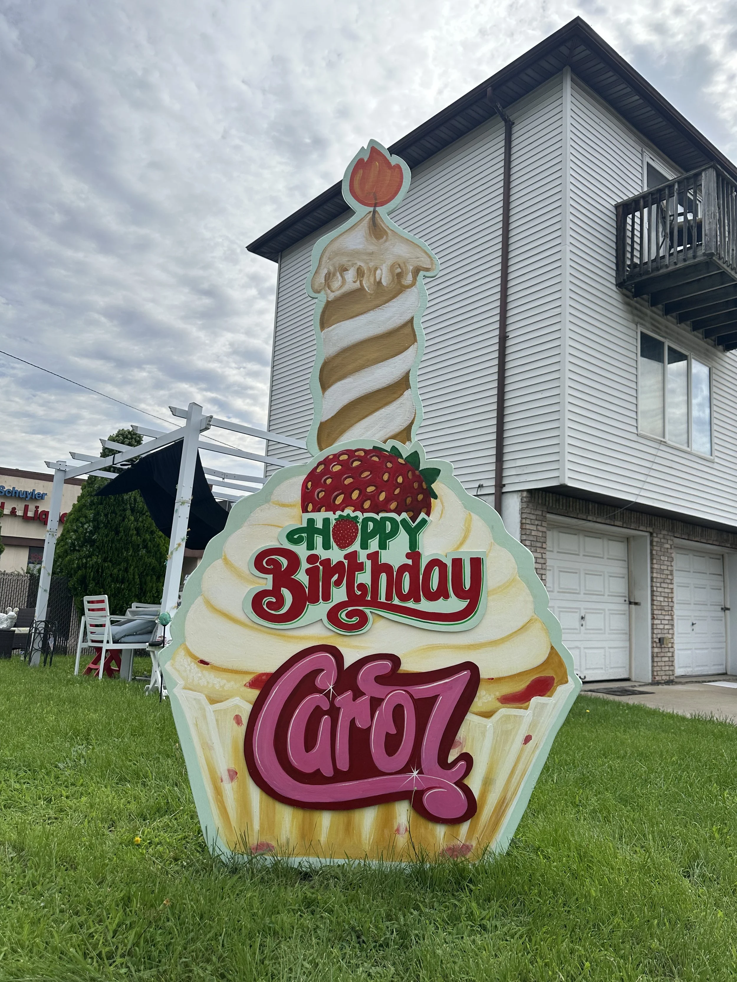 carol cupcake.jpg