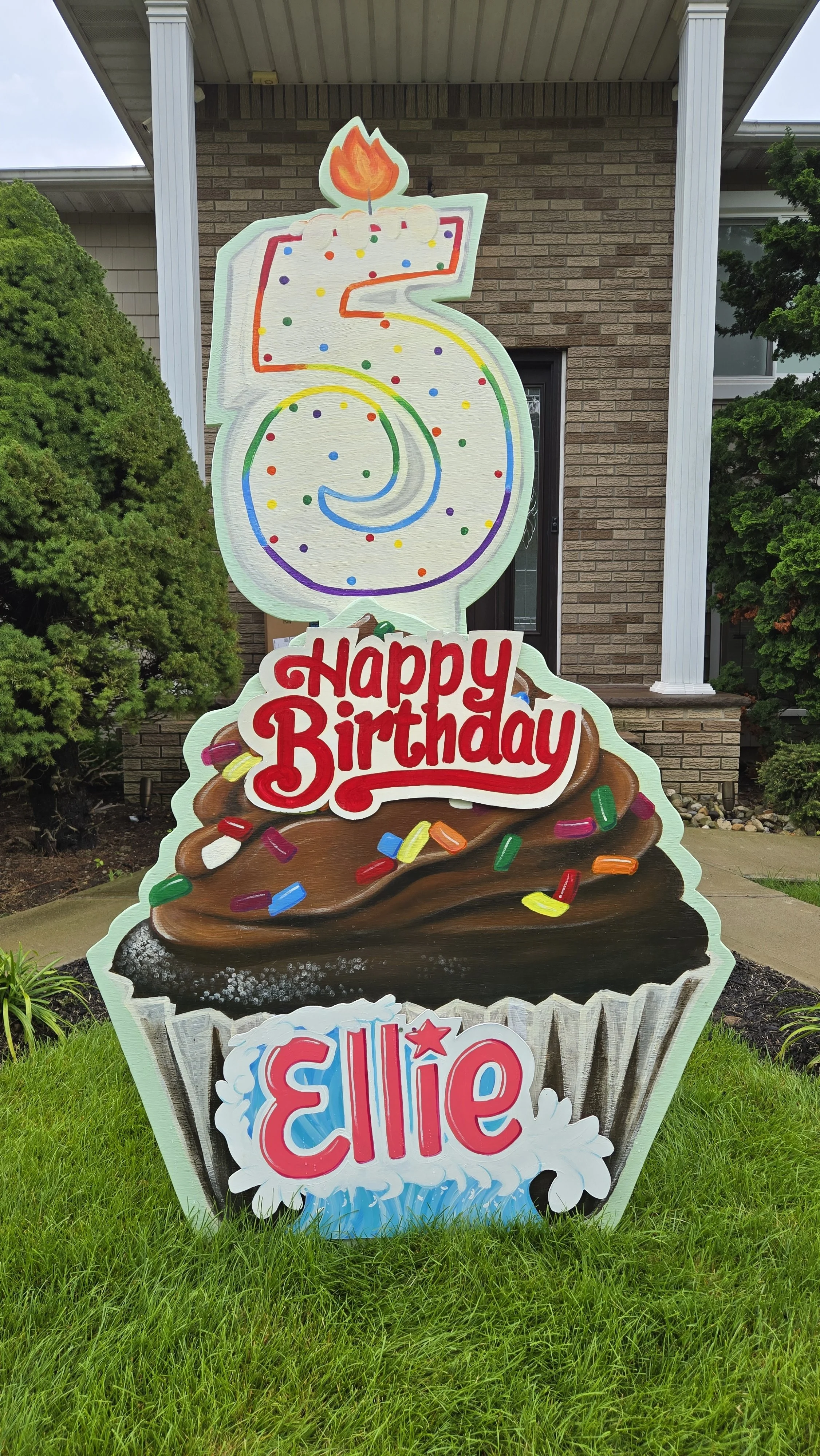 ellie cupcake.jpg