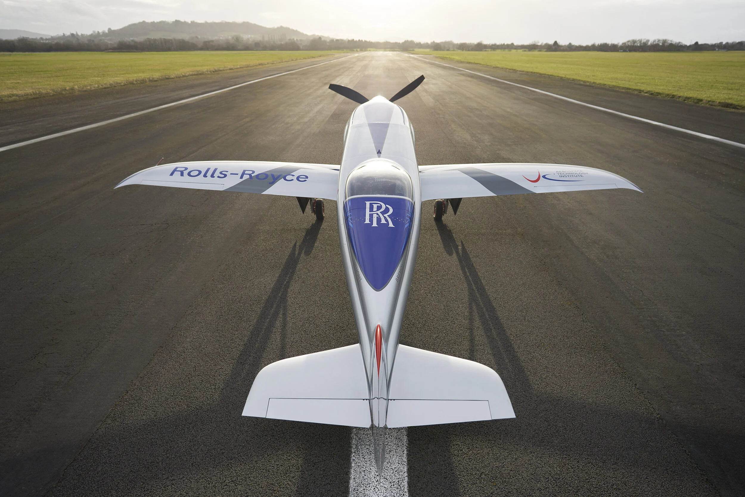 Rolls-Royce_Accel_Electric_Flight15.jpg