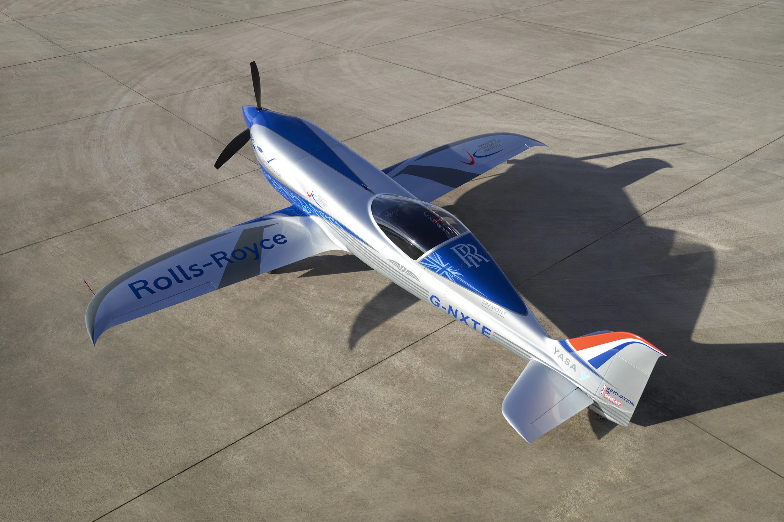 Rolls-Royce_Accel_Electric_Flight1.jpg