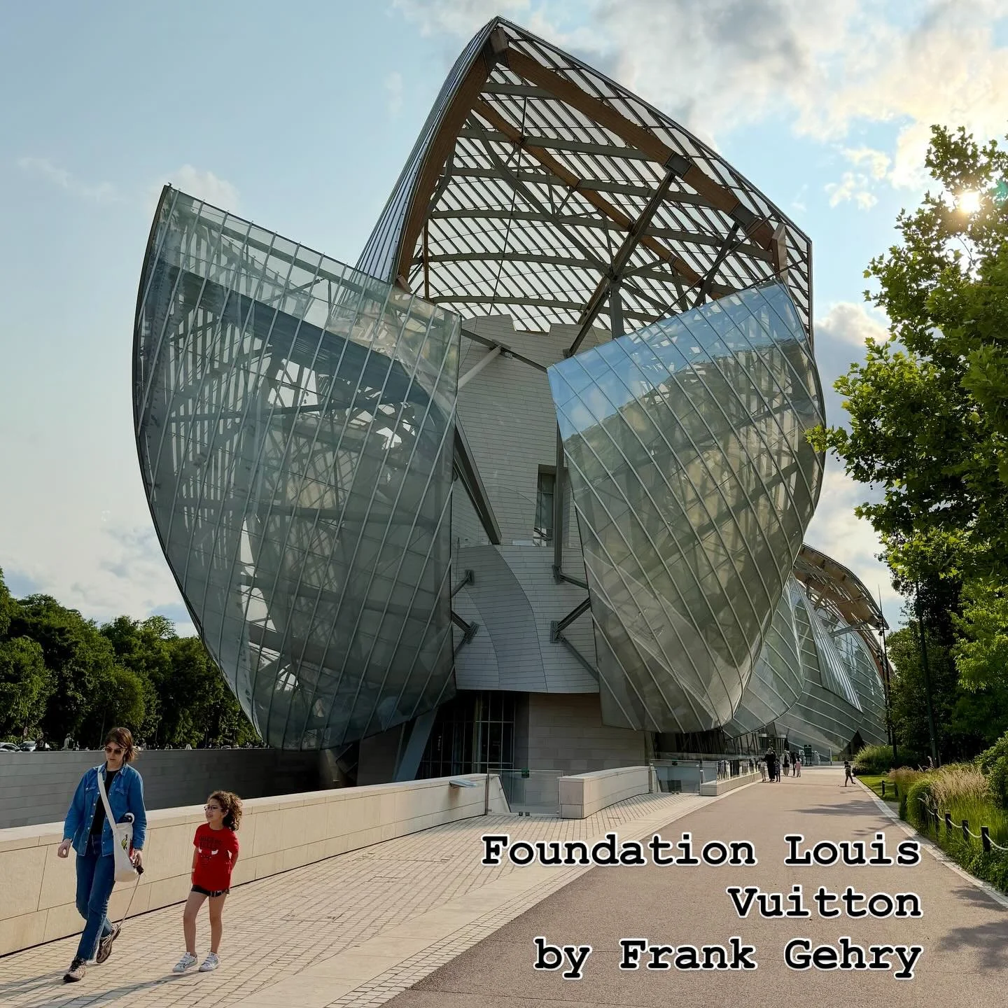 David Hockney - Foundation Louis Vuitton by Frank Gehry.