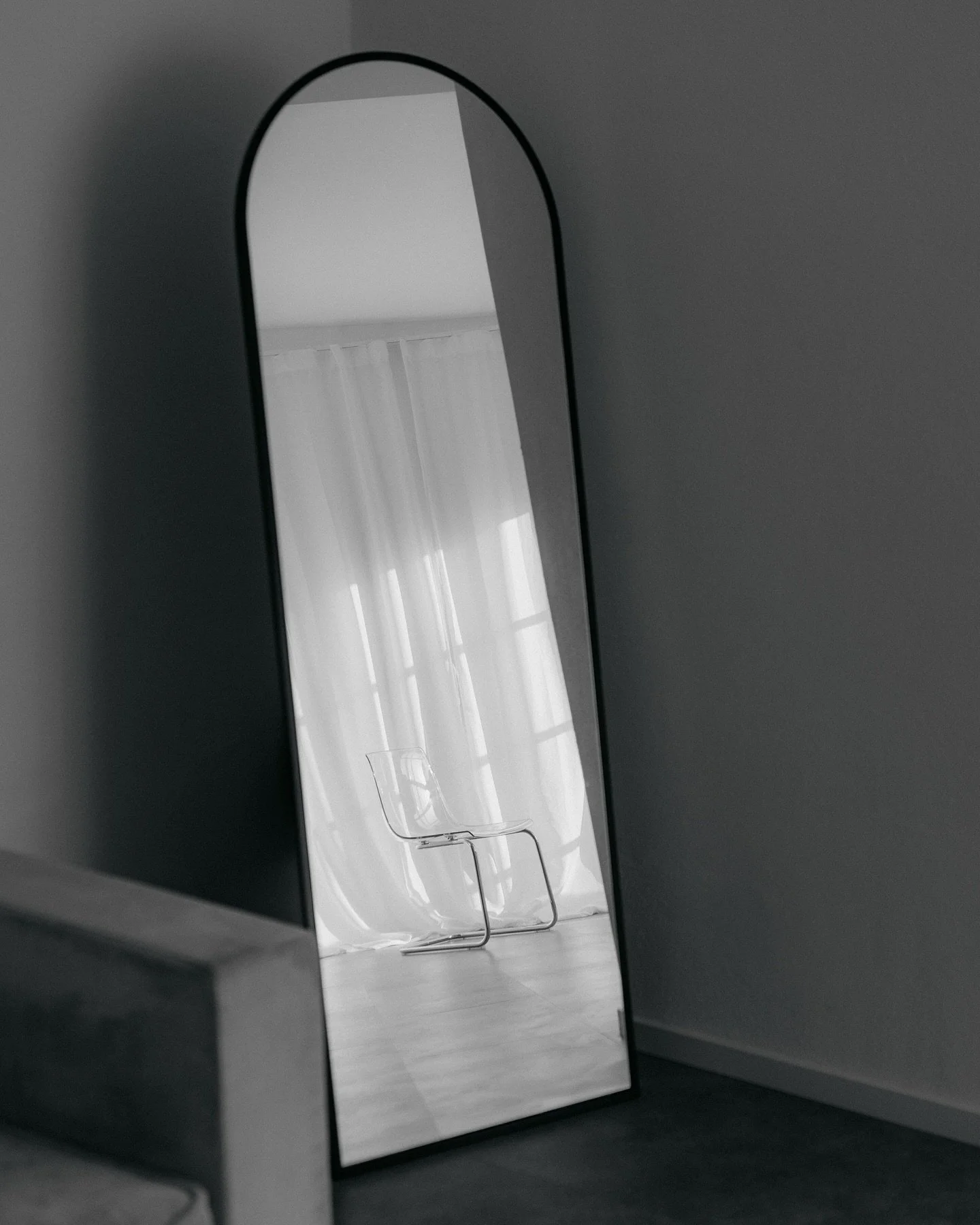 Minimalistisch, wandelbar &amp; bereit f&uuml;r dein Shooting.

Ob Content Creation, Branding oder Editorial &ndash; das Setup passt sich dir an.

Jetzt buchbar direkt &uuml;ber den Link in der Bio.

#studiovermietung #mietstudio #ammersee #fotostudi