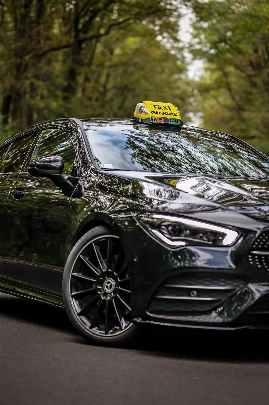 mercedes benz taxi aux alentours de châteauroux indépendent pour transport privé hospitalier (médicalisé et conventionné) liasion gare aéroport. Professionalisme, ponctualité, confortabilité, services haut de gamme, trajet toute distance 7j/7 24h/24