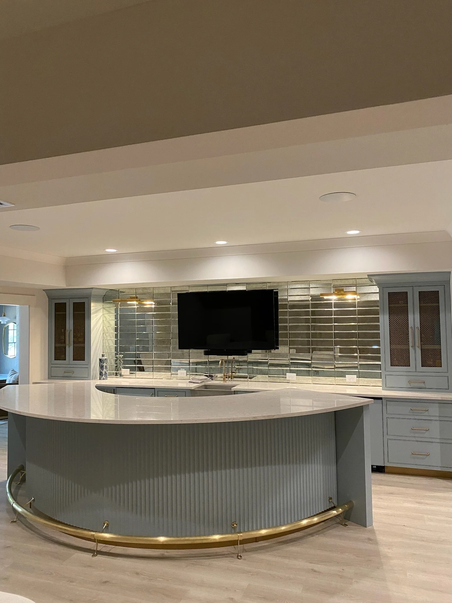 Curved bar designed by Greg Michael in collaboration with Hart & Lock Design