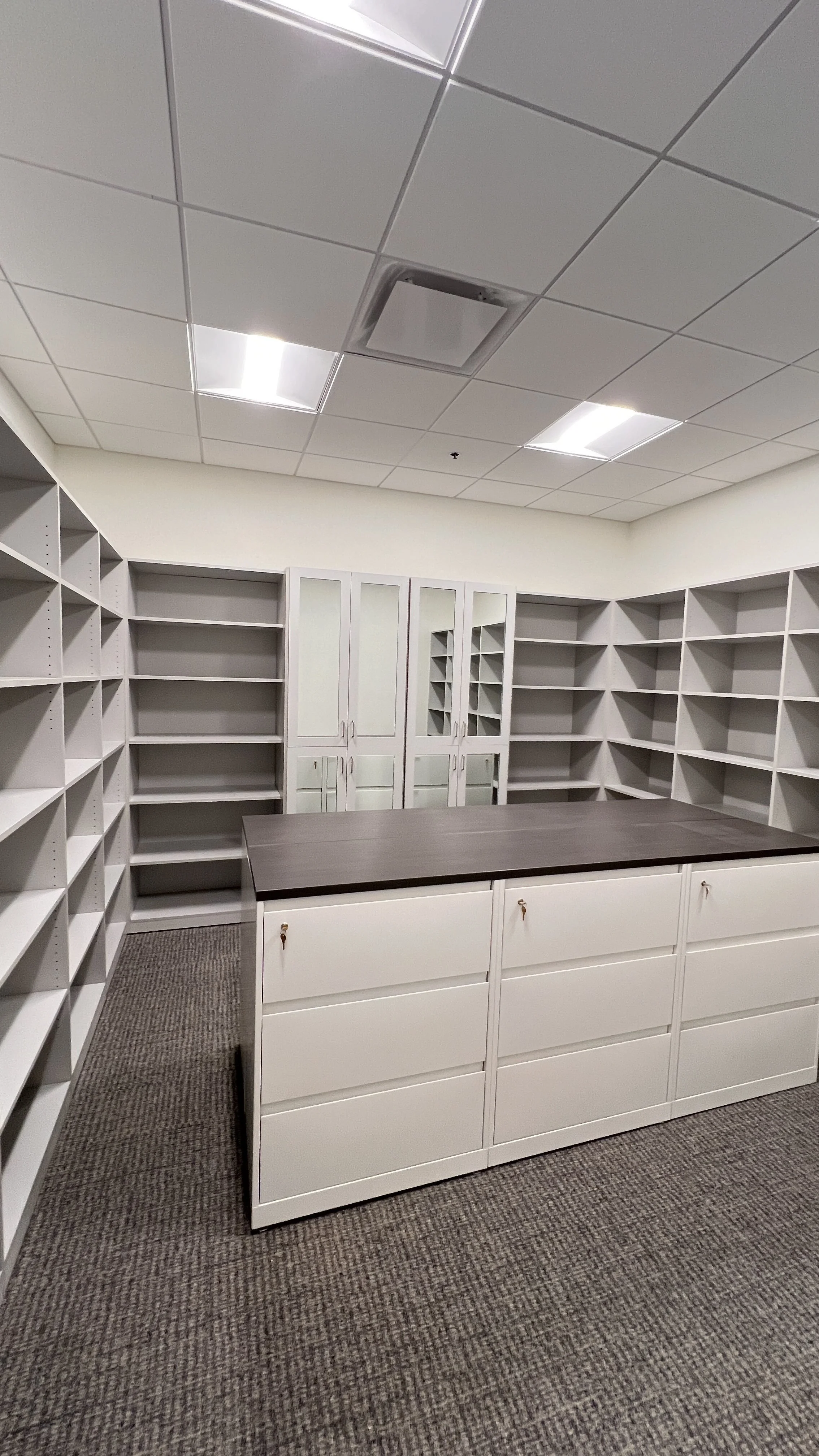 Roark Finance Custom Closet