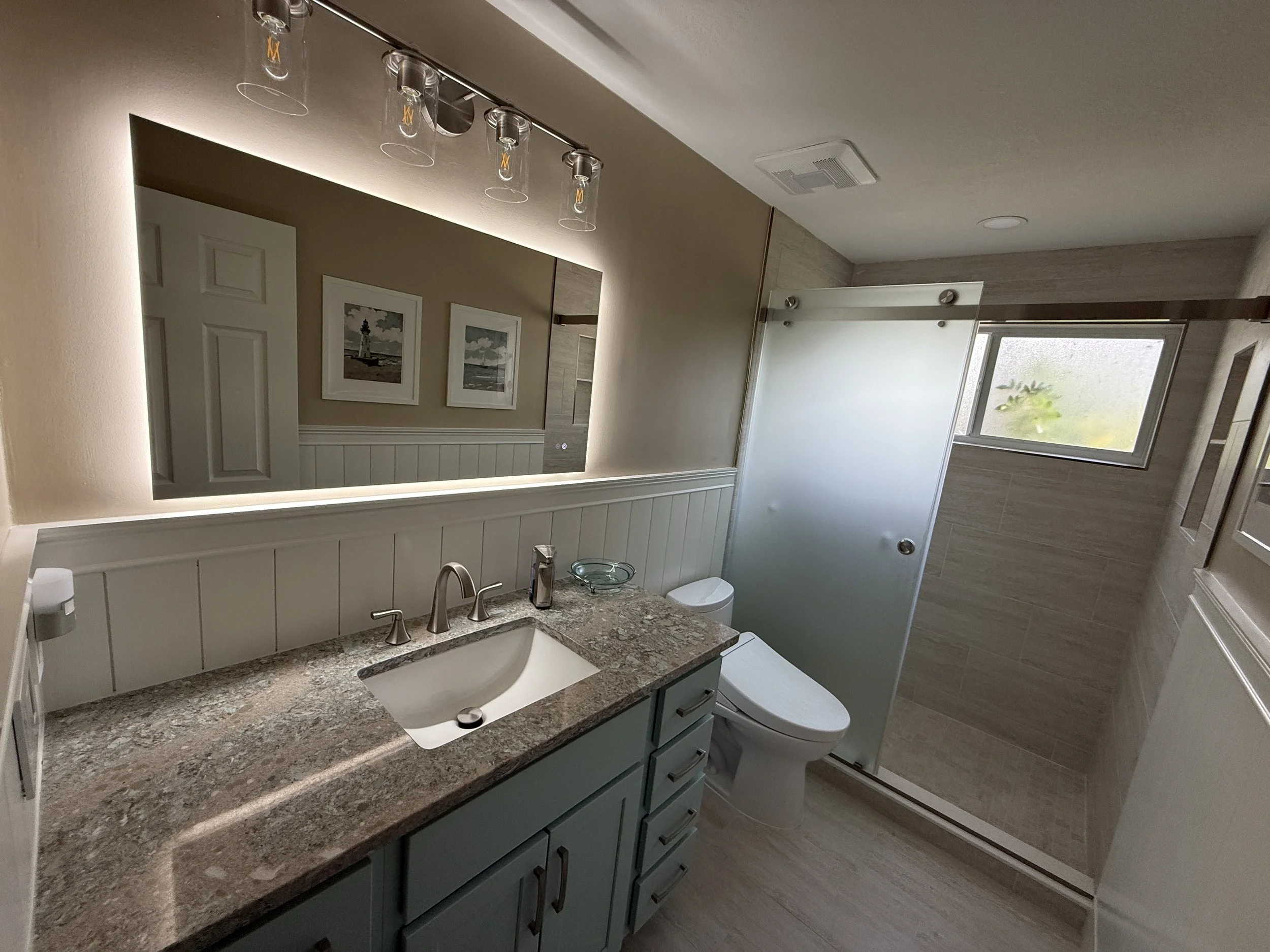 A full guest bathroom remodel we completed in Breakaway Trails Neighborhood in Ormond Beach Floirda
