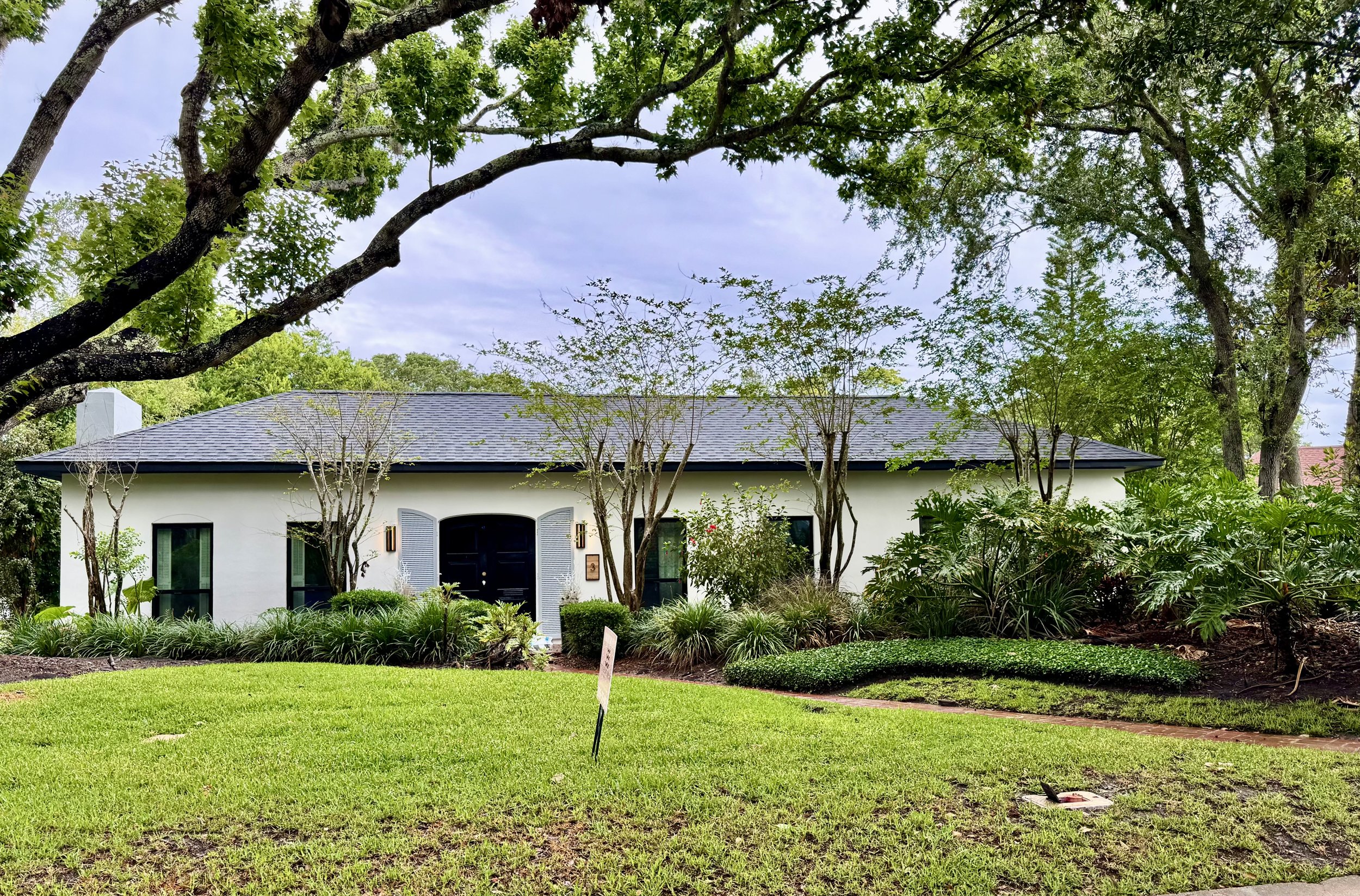 Exterior Painting near the casements in Ormond Beach Florida
