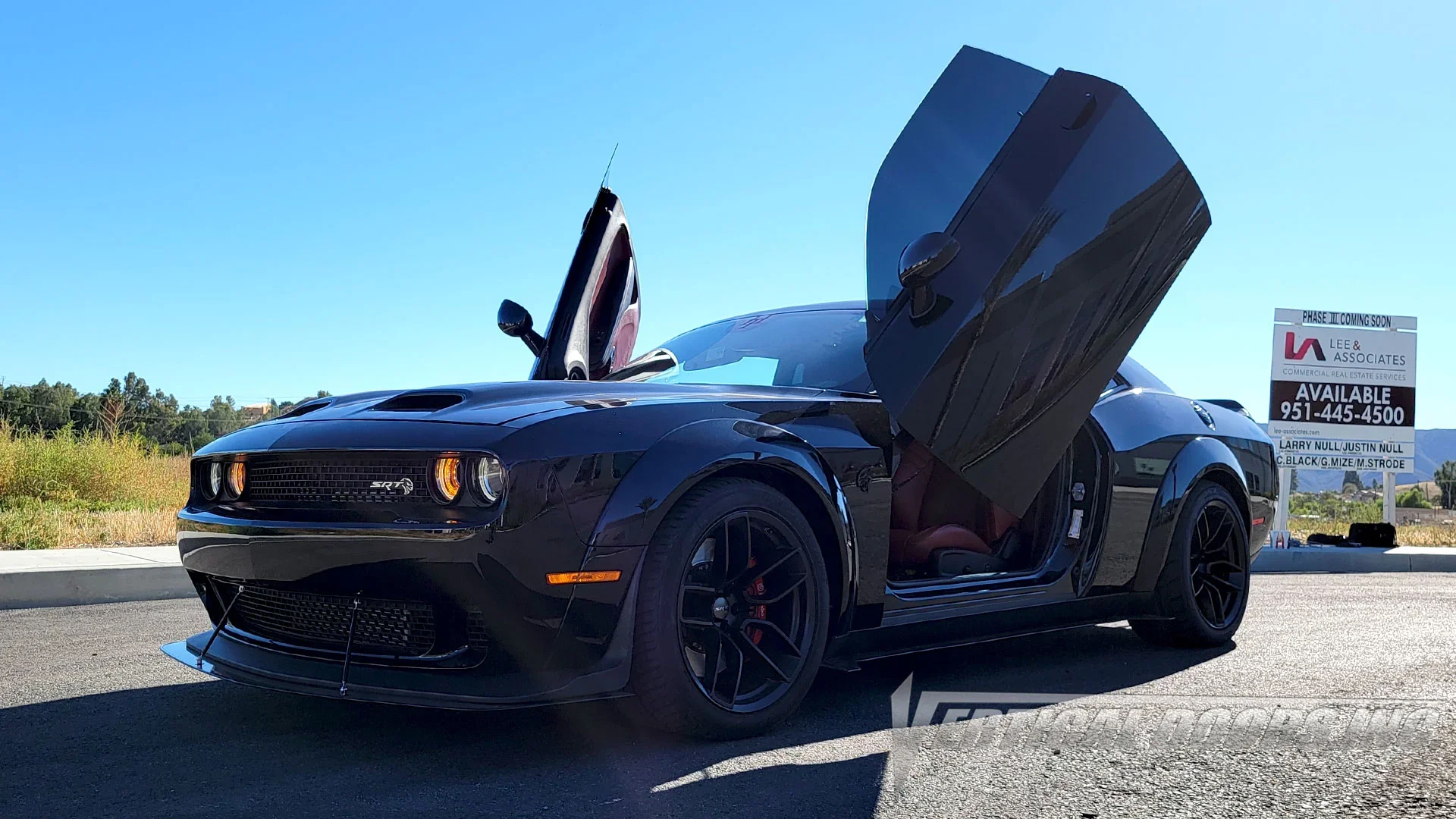 VDCDCHAL08_challenger-lambo-doors-razoruno-1_5138592c-a83e-499b-9871-d54fb5b766e4.webp