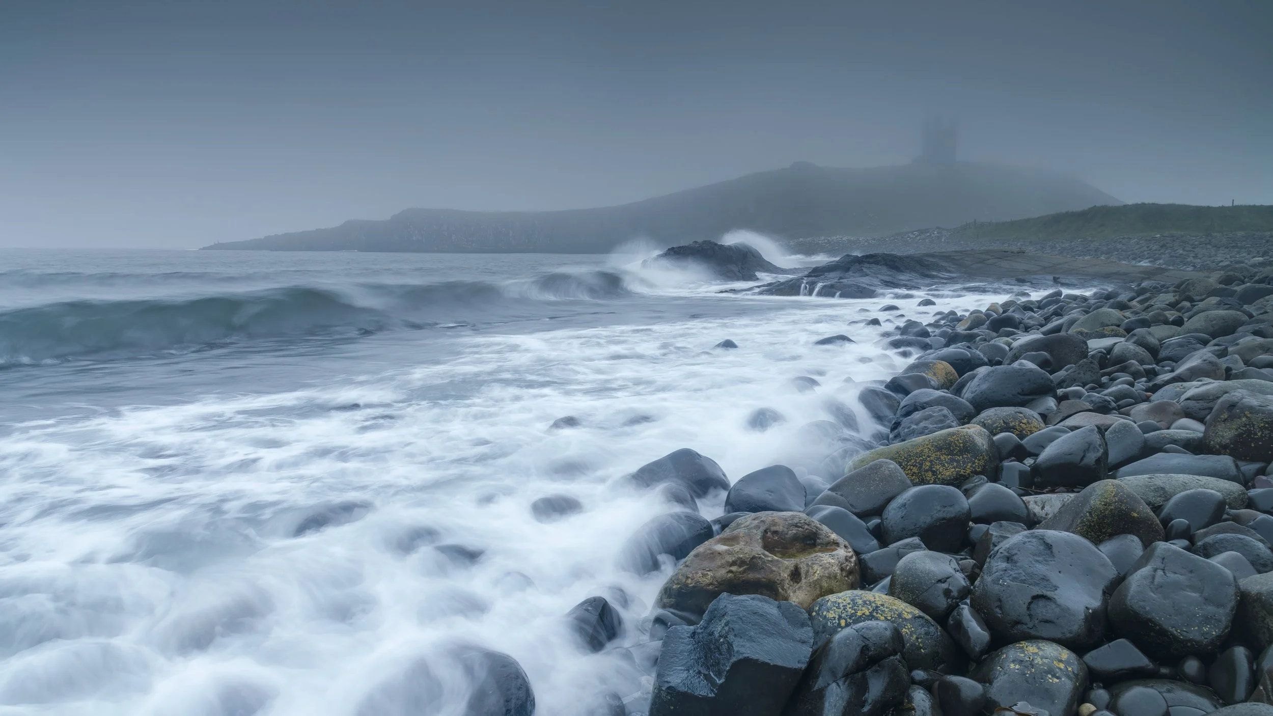 Dunstanburgh Castle fogrise