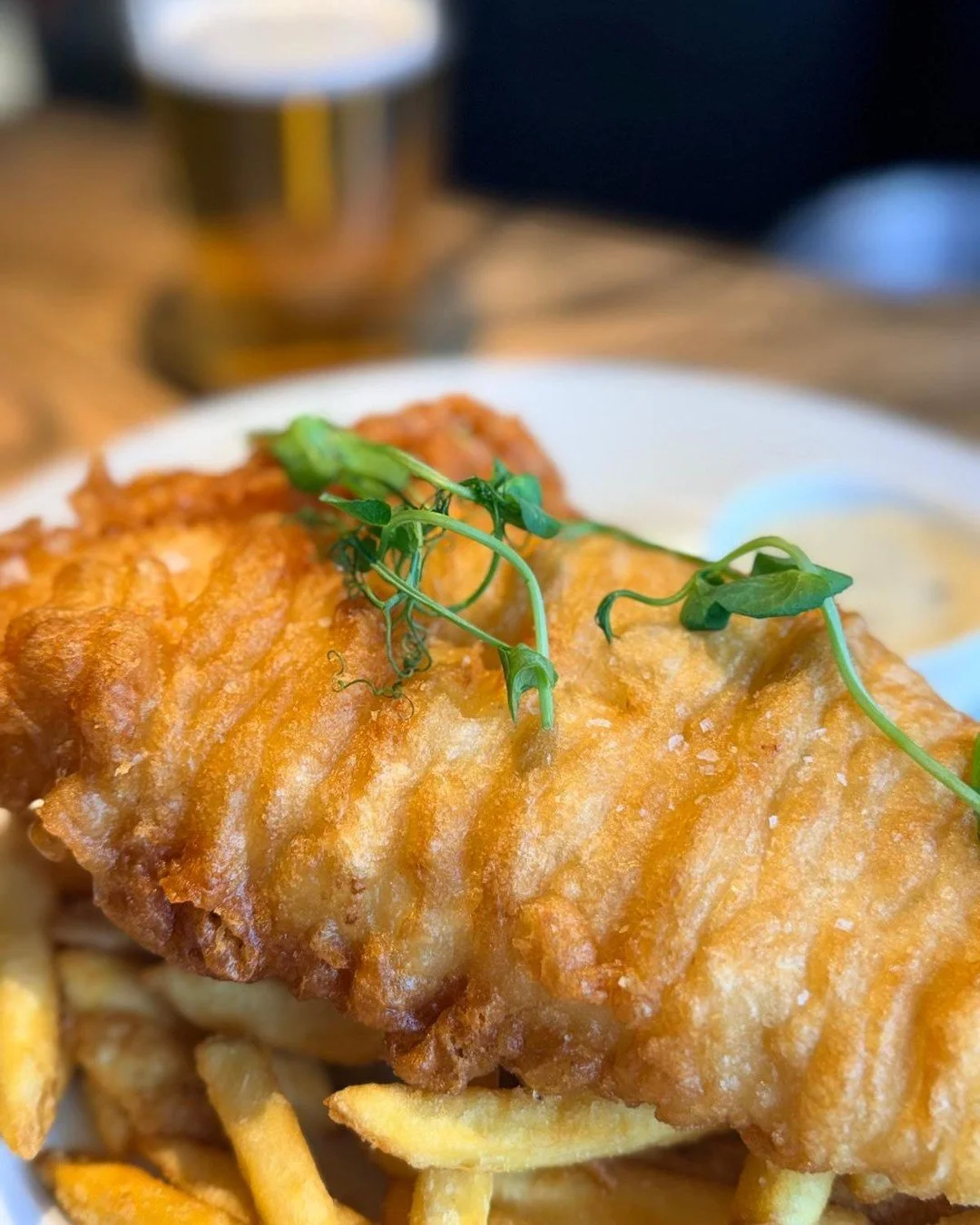 🎣🍺 NEW to the menu - Hawkstone Lager battered fish &amp; chips! Amazing taste!! #fishandchips #fishandchipslondon #bestfishandchips #fishandchipsfulham #joesbrasserie