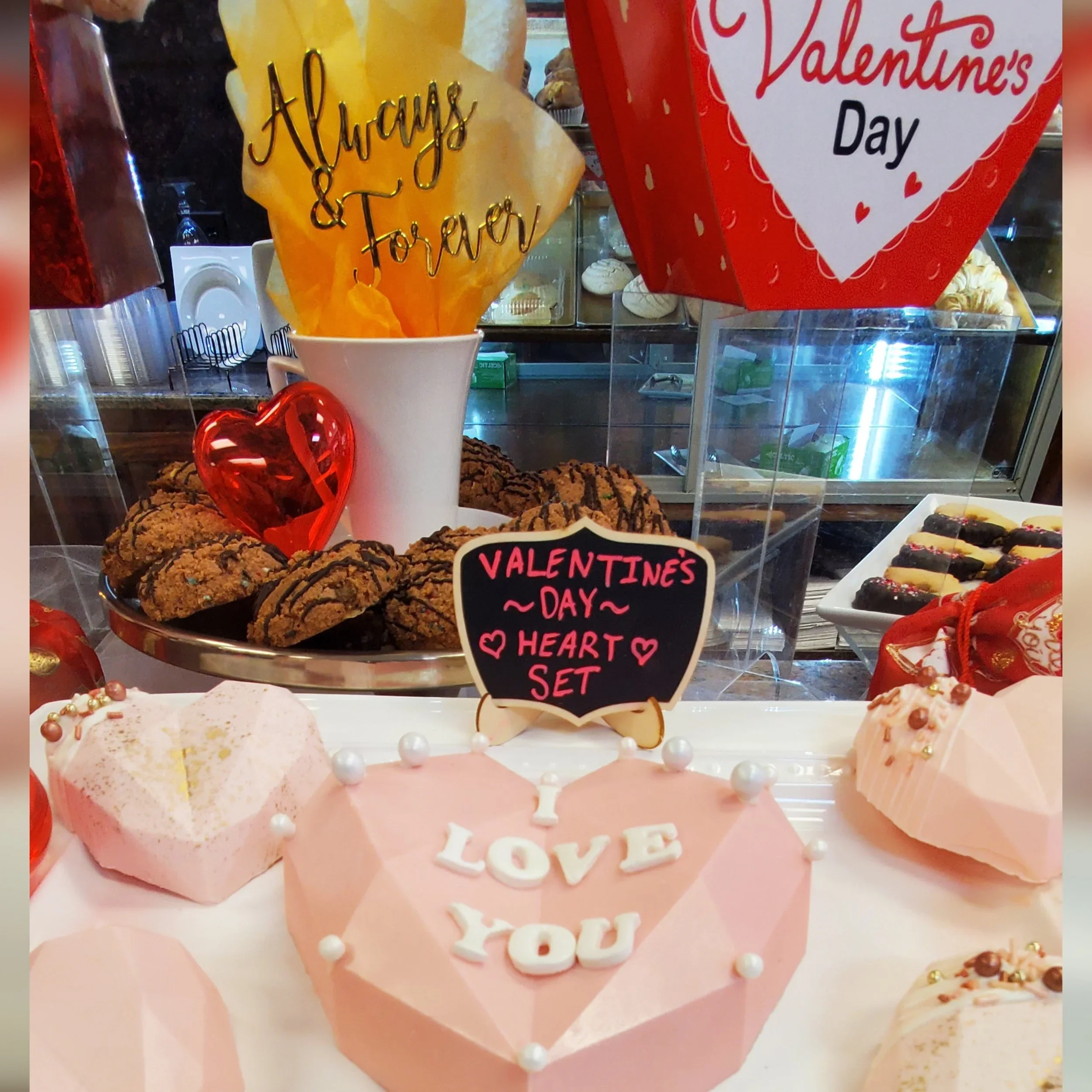 Valentines Smash Hearts Set.webp