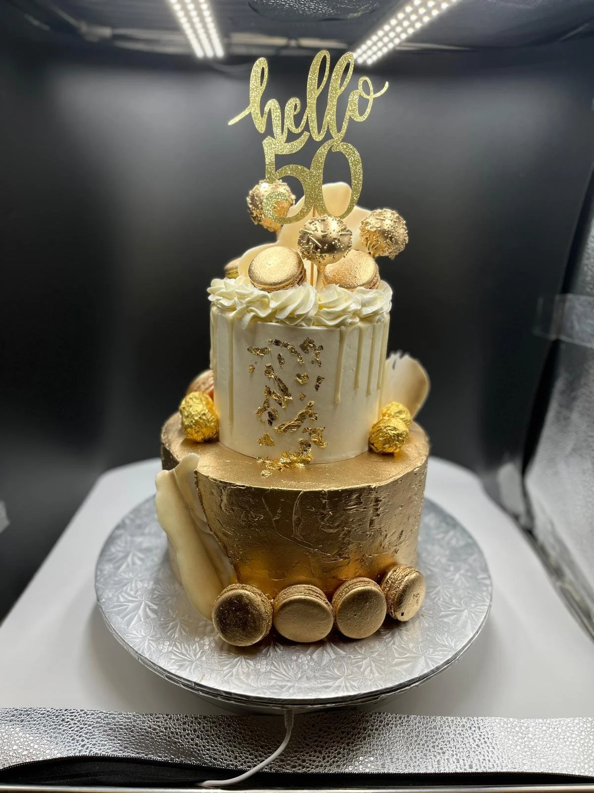 Golden Celebration Cake 40 People.jpeg