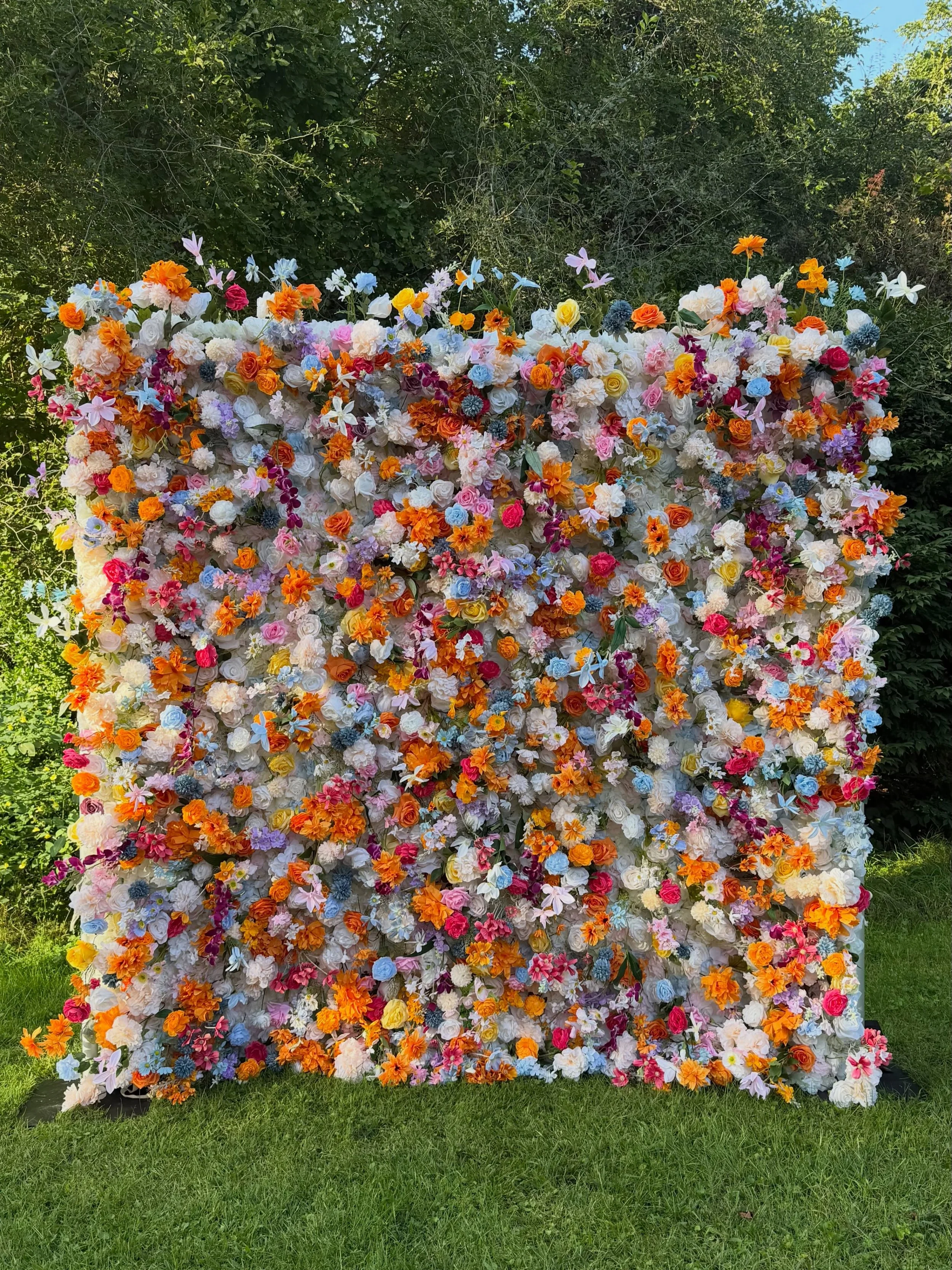 🧡🦋 NEW FLOWER WALL 🦋🧡

Introducing our Marisol Flower Wall! This backdrop brings all of the vibrant vibes☀️