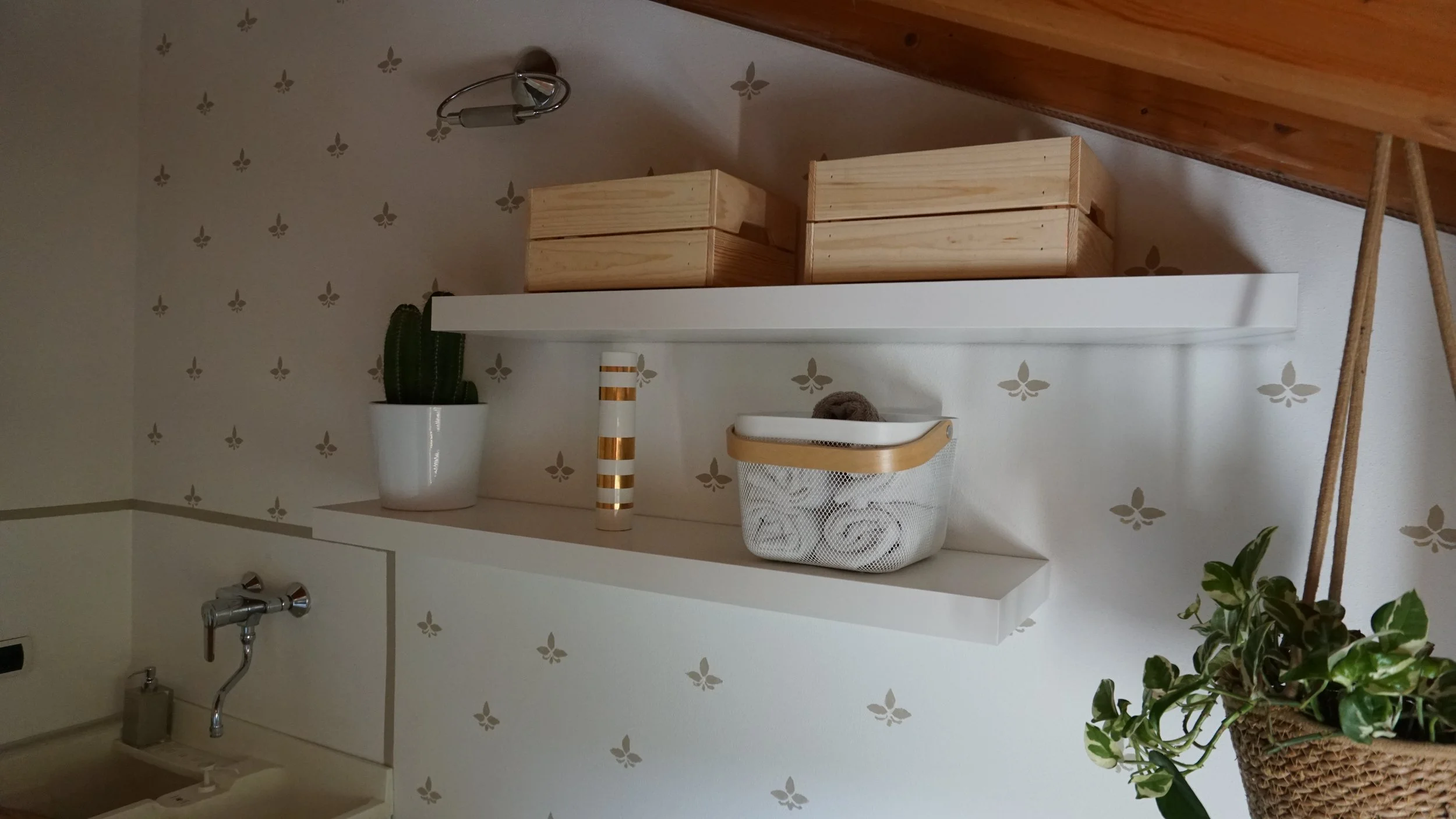 lavanderia chic decorata per l'home staging