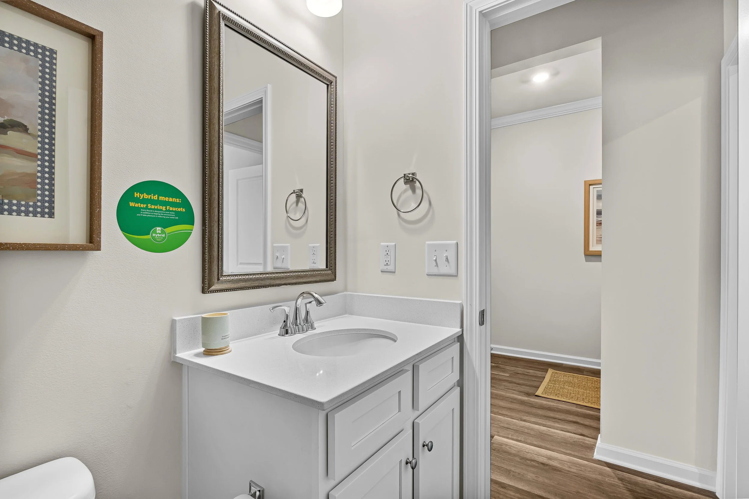 hall bath 2.jpg