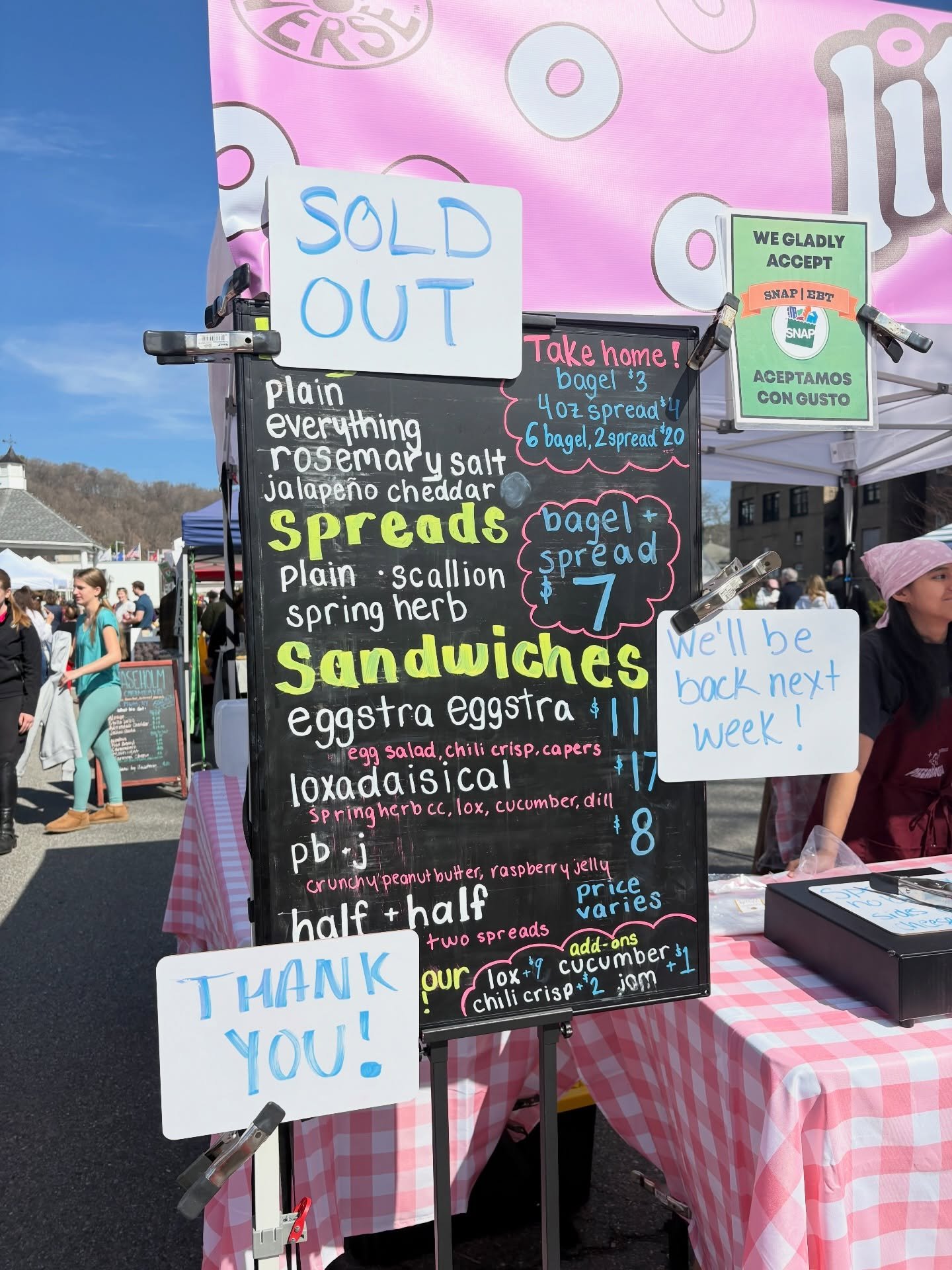 Made our debut at @pvillefm and sold out&hellip; in 2 hours! Whoops! Will bring more bagels next time 🥯
Also had a great time in Fort Greene @brooklyn.pop.up, where we sold out too!
A special shoutout to one of our customers, Eliza (insta @ unknown)
