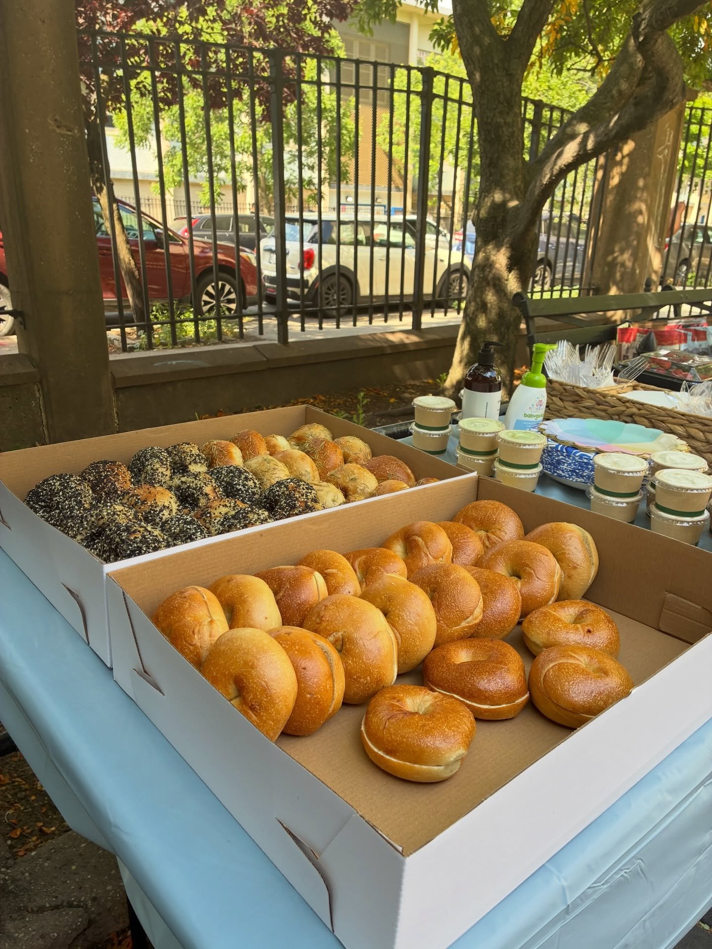 so&hellip; we&rsquo;ve gotten into catering recently 🥯🥯🥯

events from the last week:
1. a 2yo birthday party (so cute)
2. a batmitzvah (spread by @foodbysung, ft. our bagels!)
3. breakfast at @center design studio

Need good bagels for an event? D