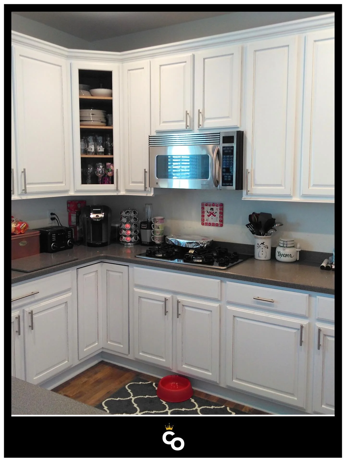 Good cabinetry doesn&rsquo;t go out of style.
Bad finishes do.

Refinishing allows you to keep the structure of your kitchen while upgrading the look to something cleaner, brighter, and more timeless.

It&rsquo;s not about starting over.
It&rsquo;s a