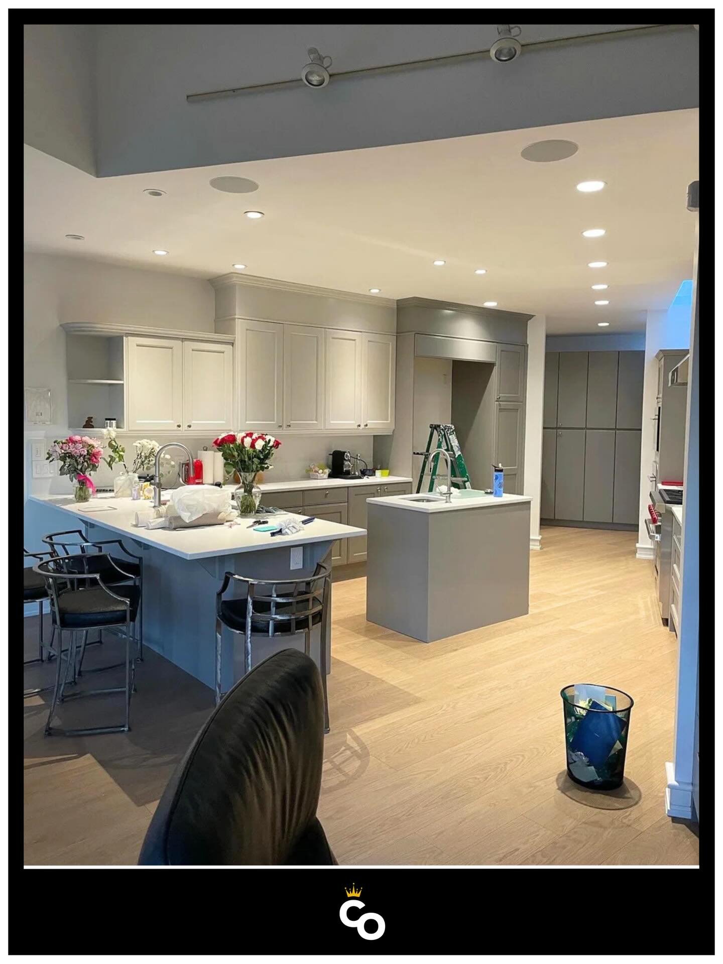 A bright kitchen changes the entire feel of a home. Clean lines. Modern colour. A finish that feels brand new.