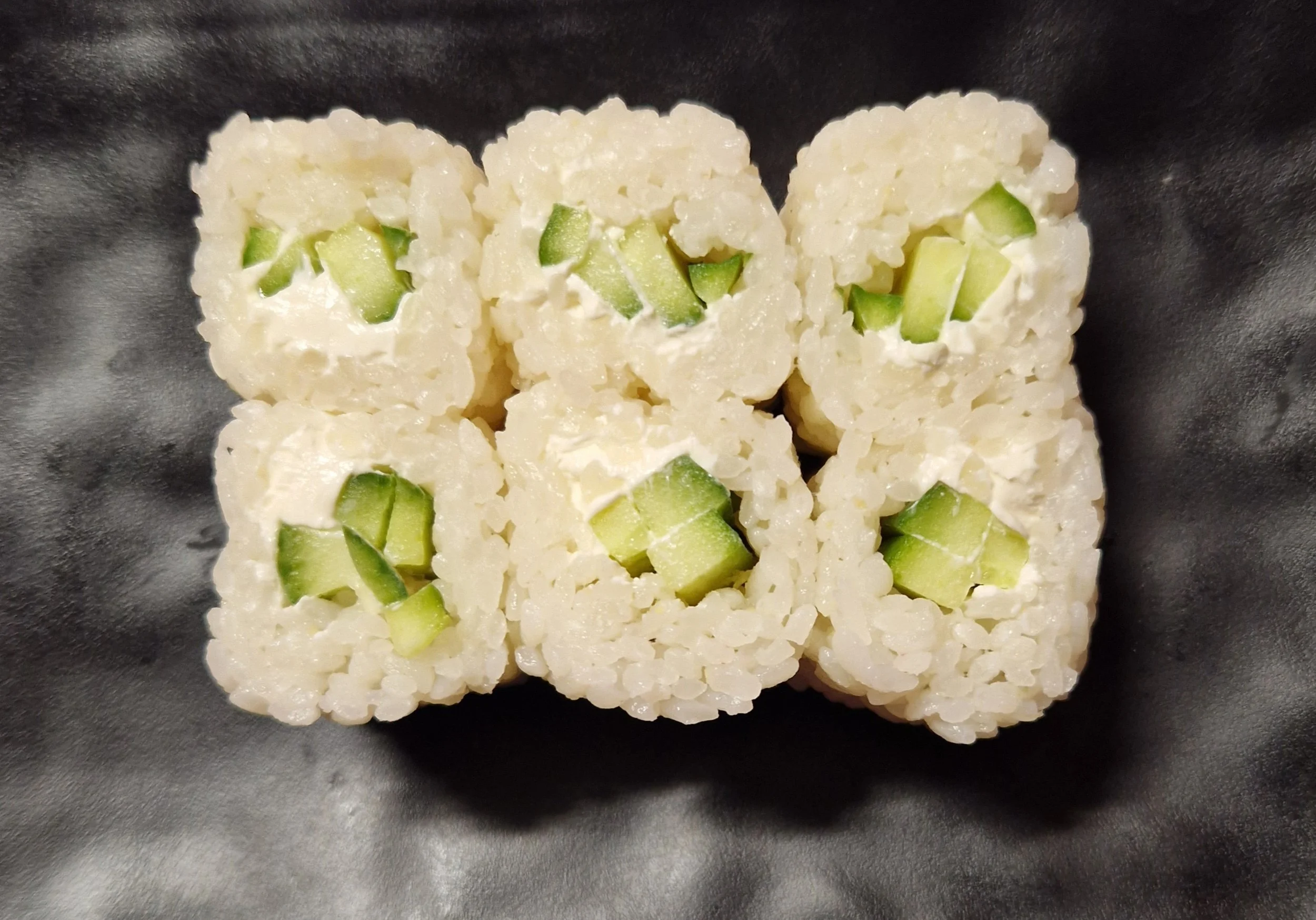 Maki white concombre fromage
