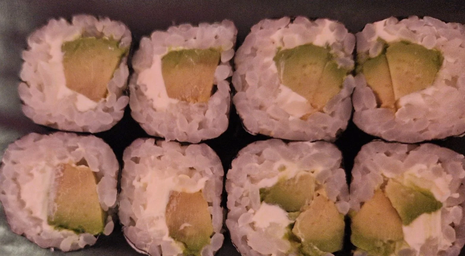 Maki avocat fromage
