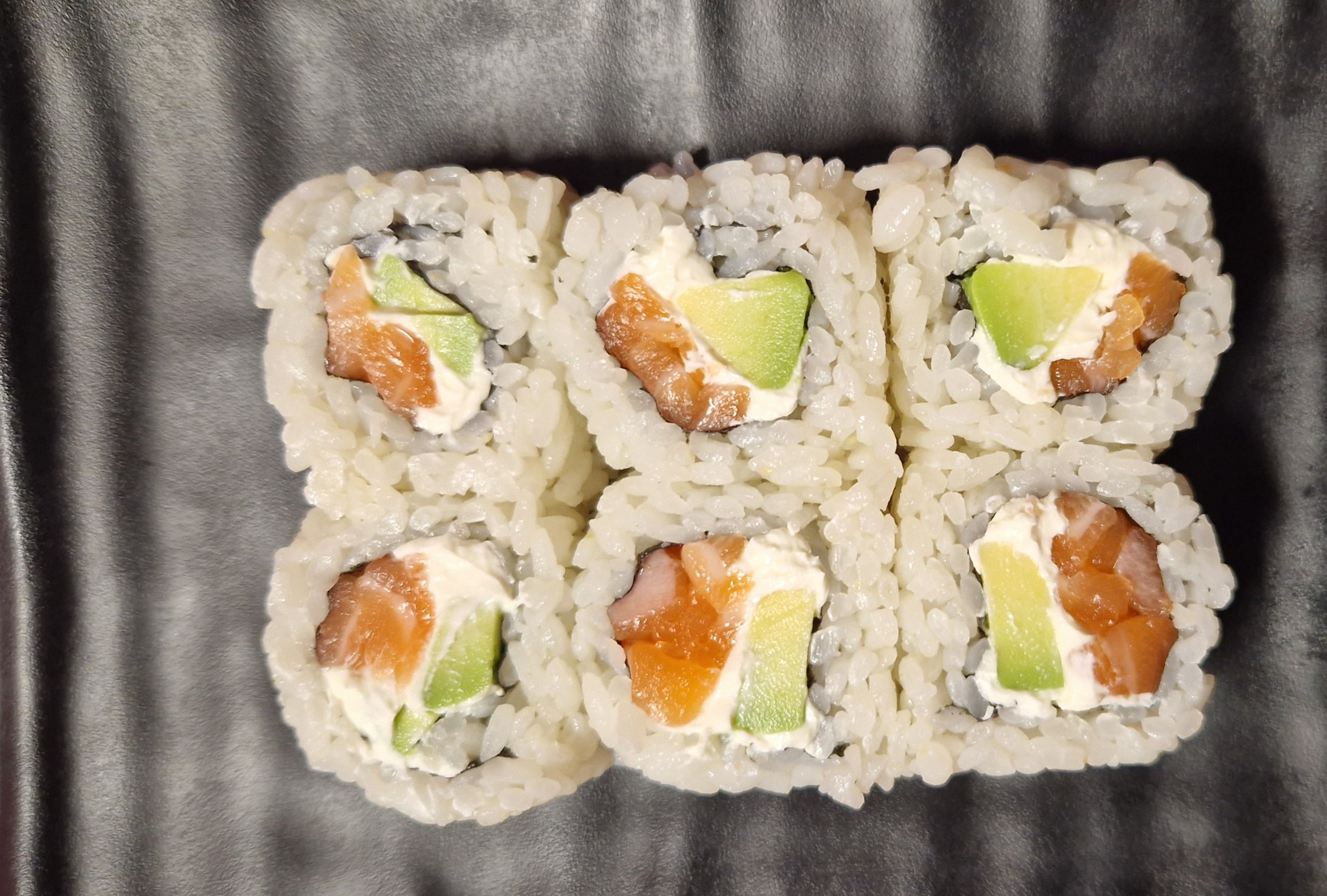 Maki white saumon avocat fromage