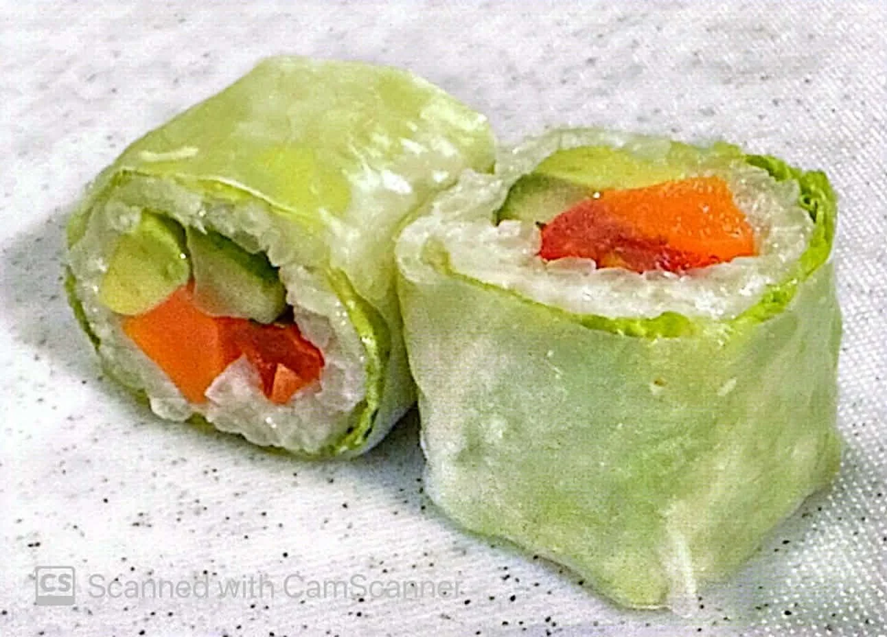 Maki green (veggie) avocat concombre carotte tomate séchée menthe coriandre