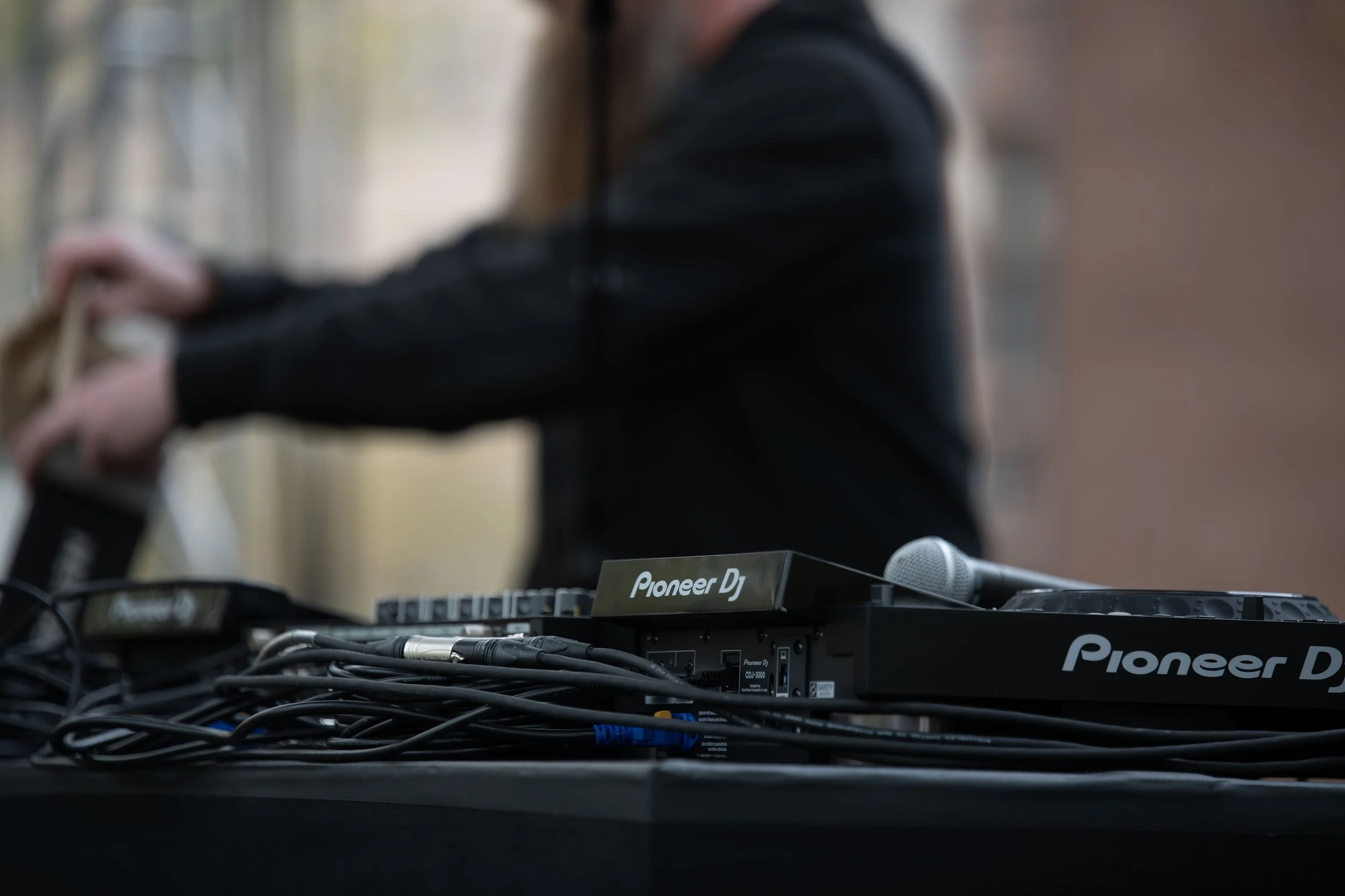 CDJ-3000 on deck &mdash; let the beats take over. 🎧🔥
#CDJ3000 #DJSet #LiveMusic #ClubVibes #Mixing #TurnUp #NightLife