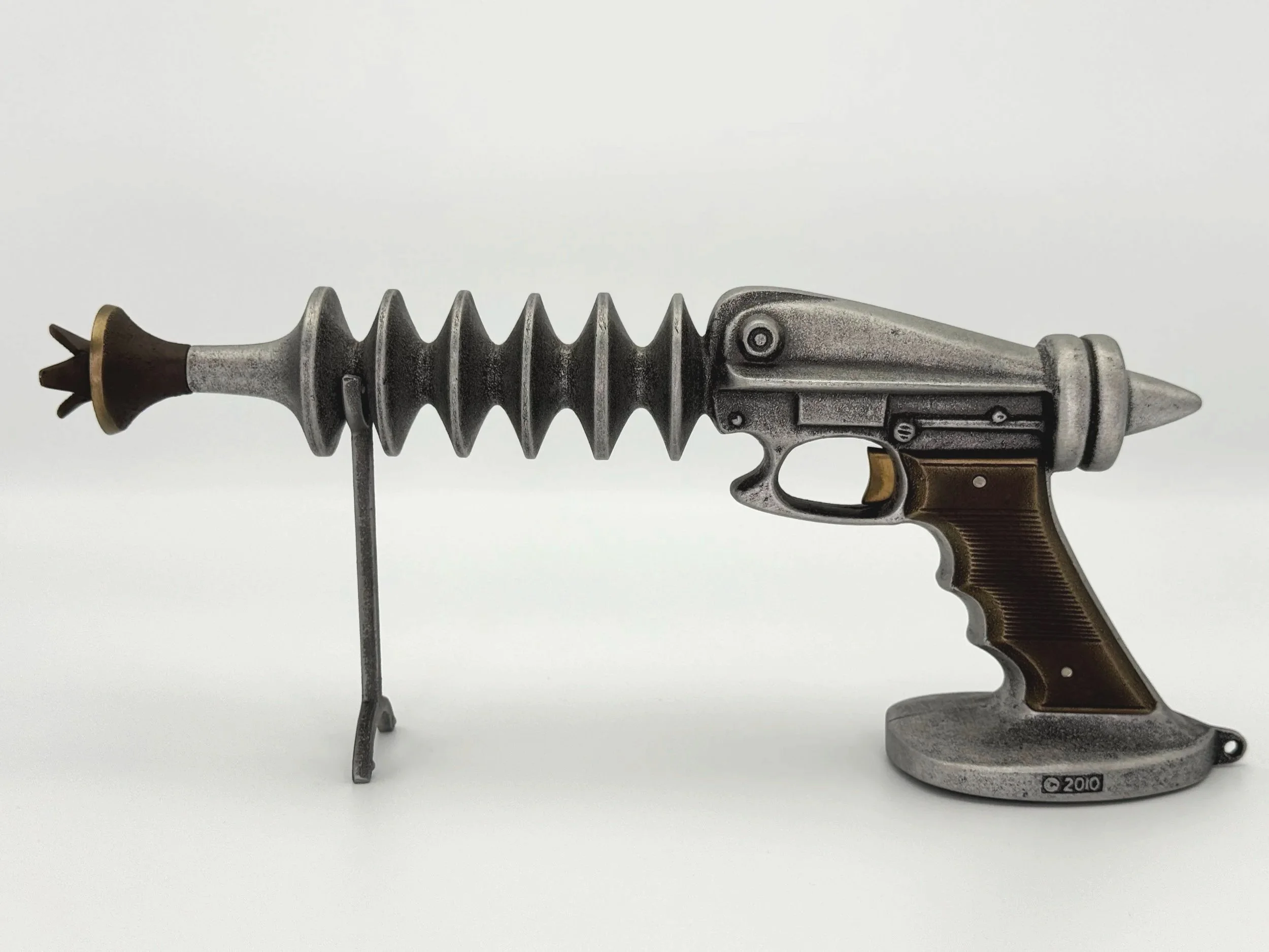 Bronze Ray Gun, 2010
