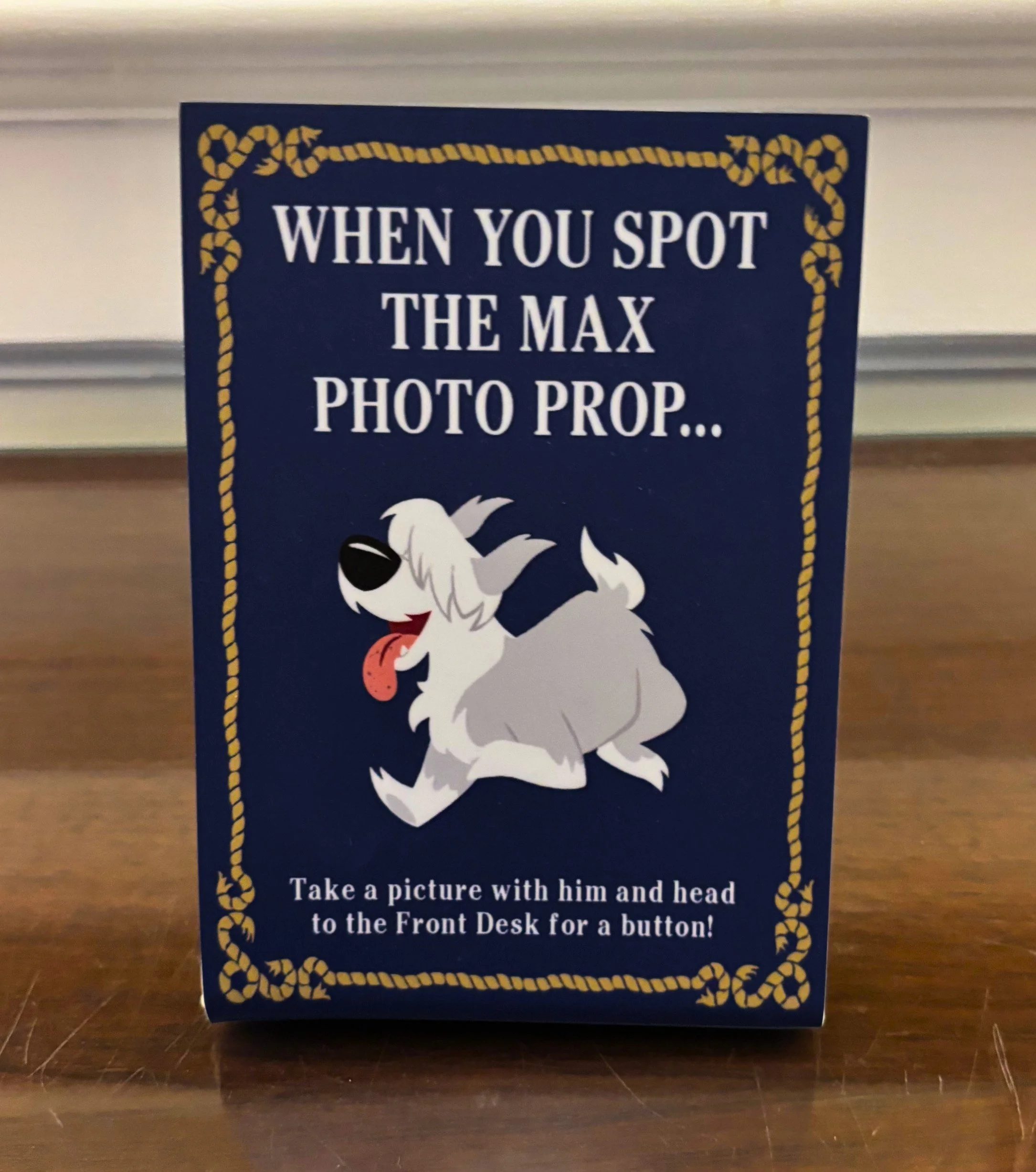 yacht cluub sign.jpg