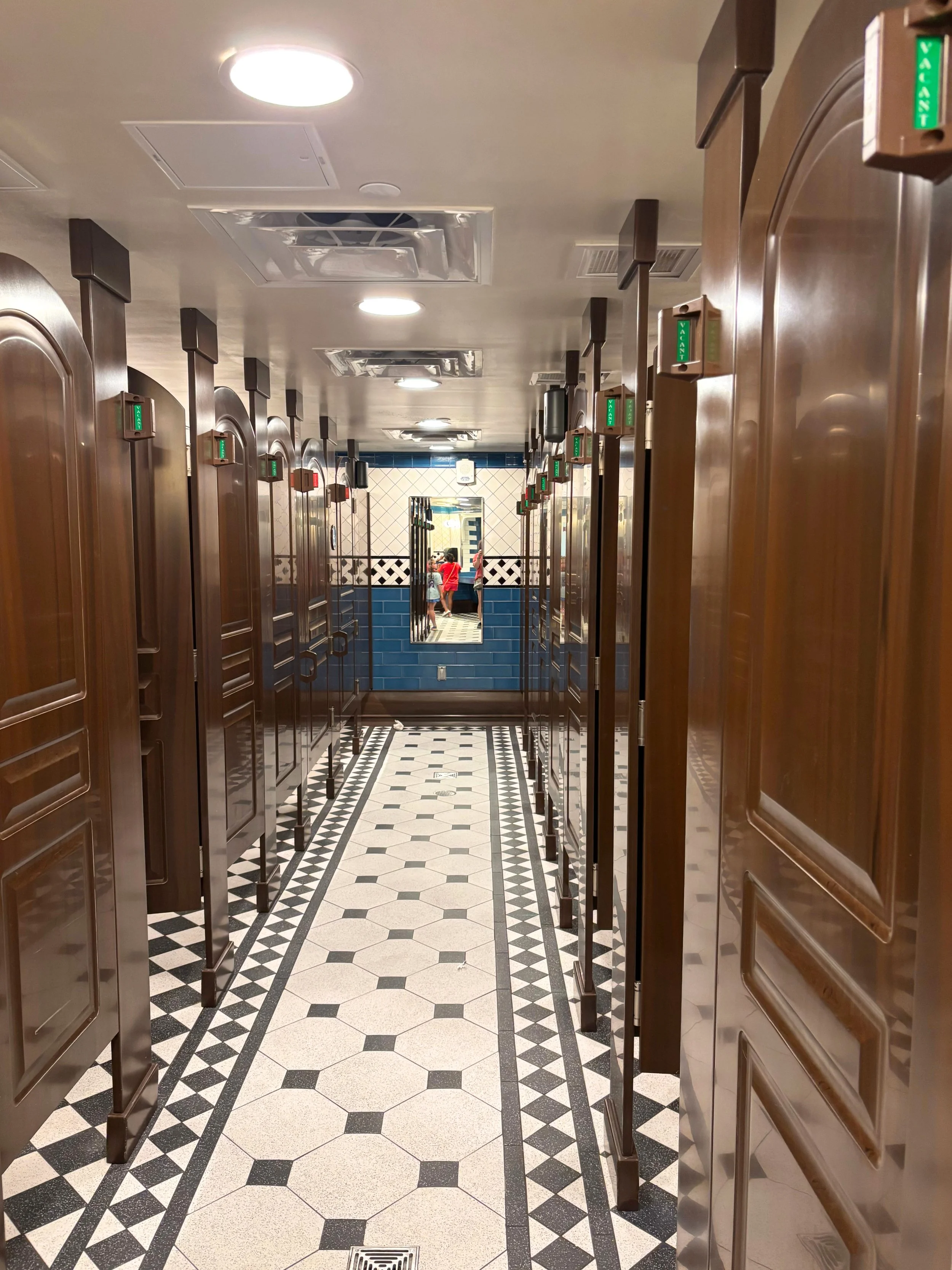 casey floor and stall.jpg