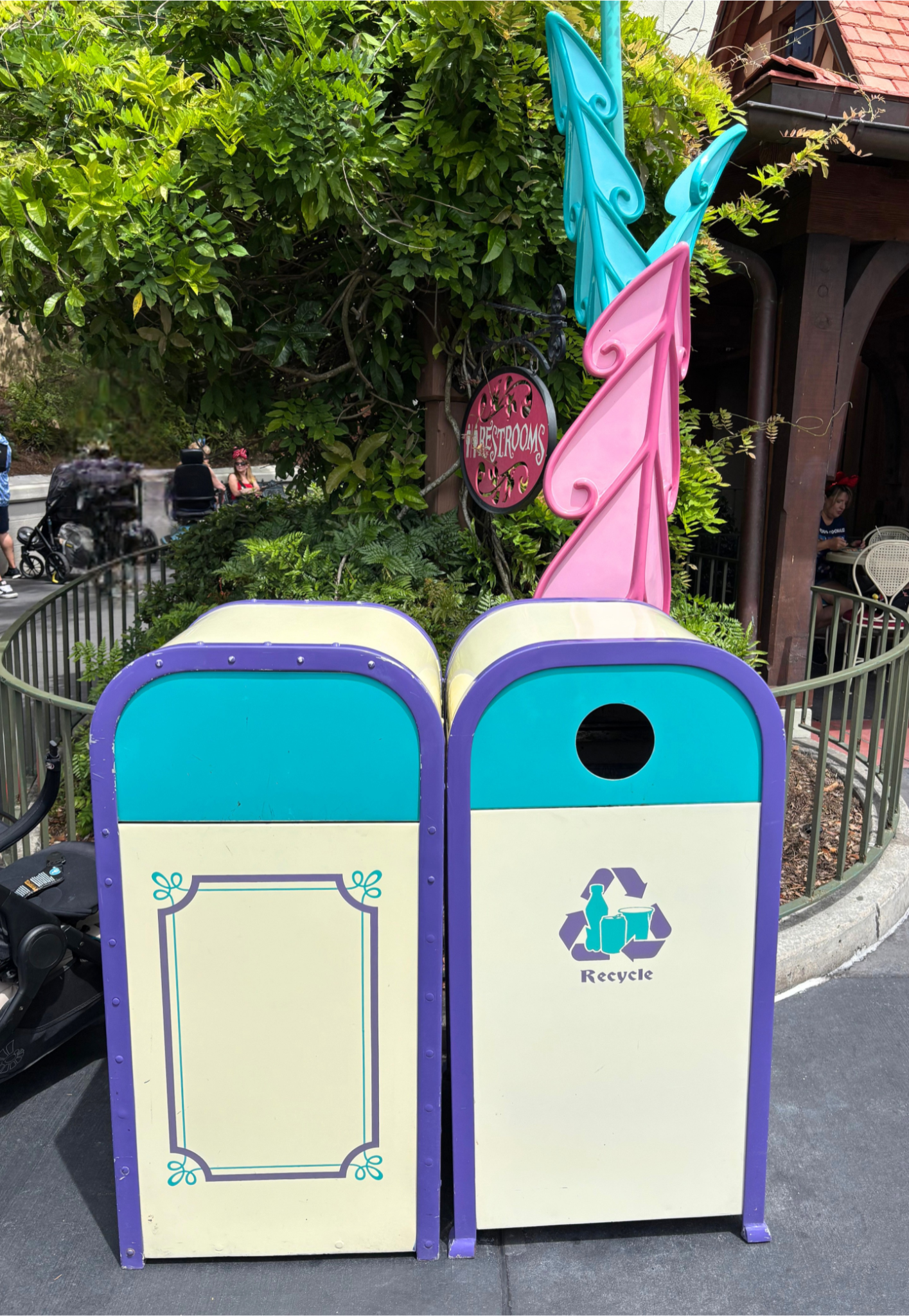 ches trash cans.png