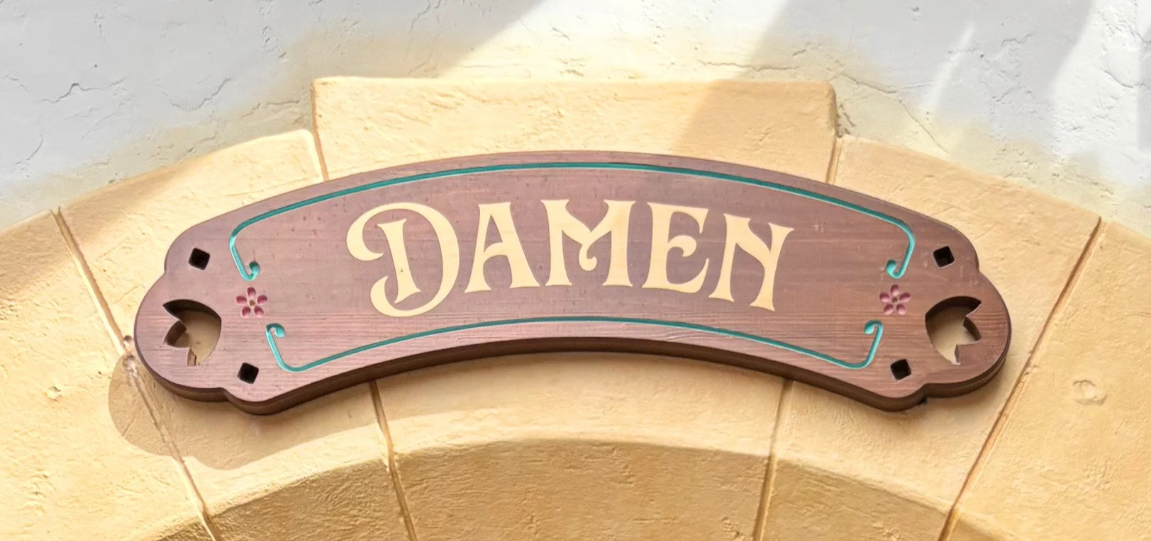pinoc woman sign.jpg