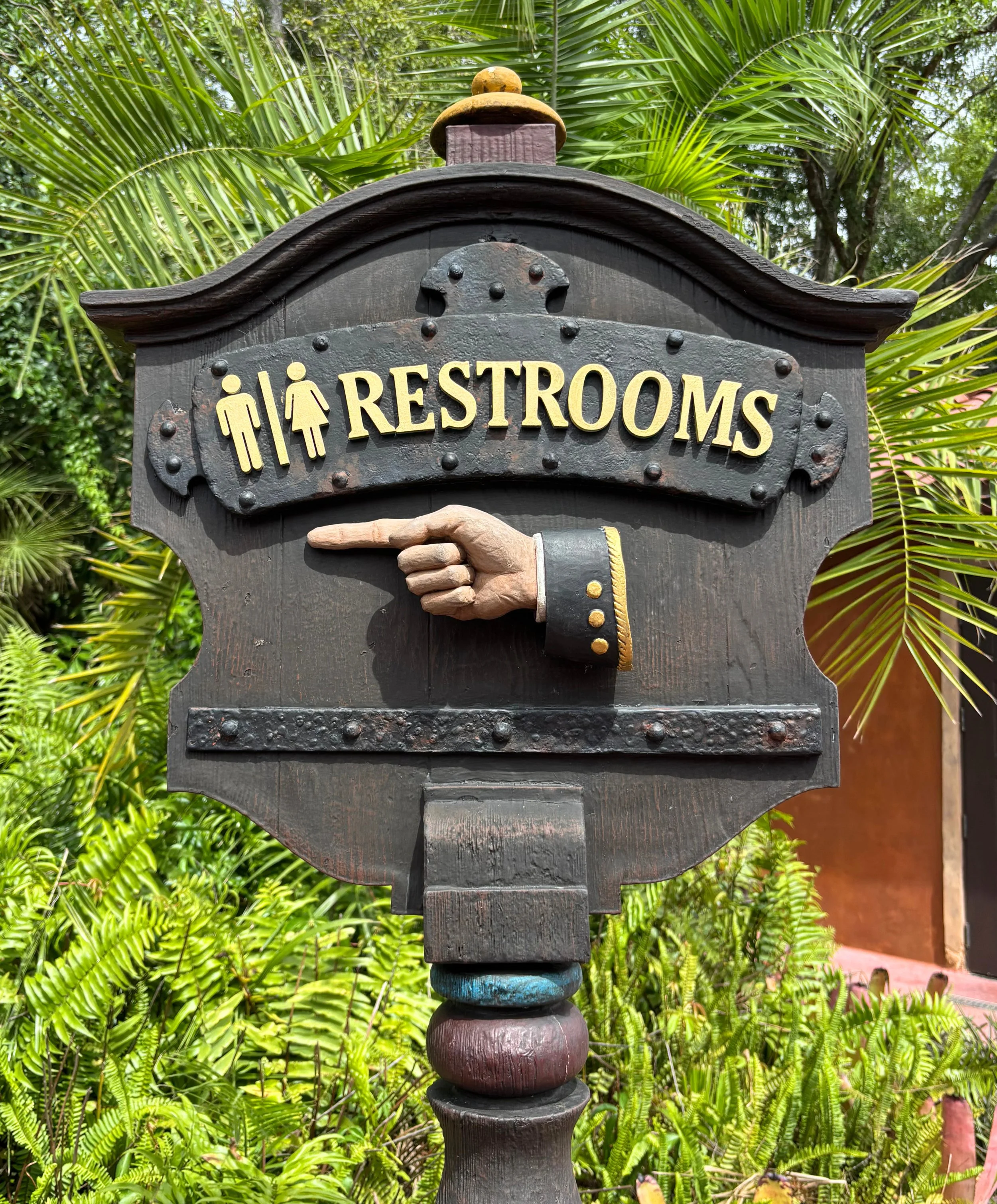 pirate outside pointing sign.jpg