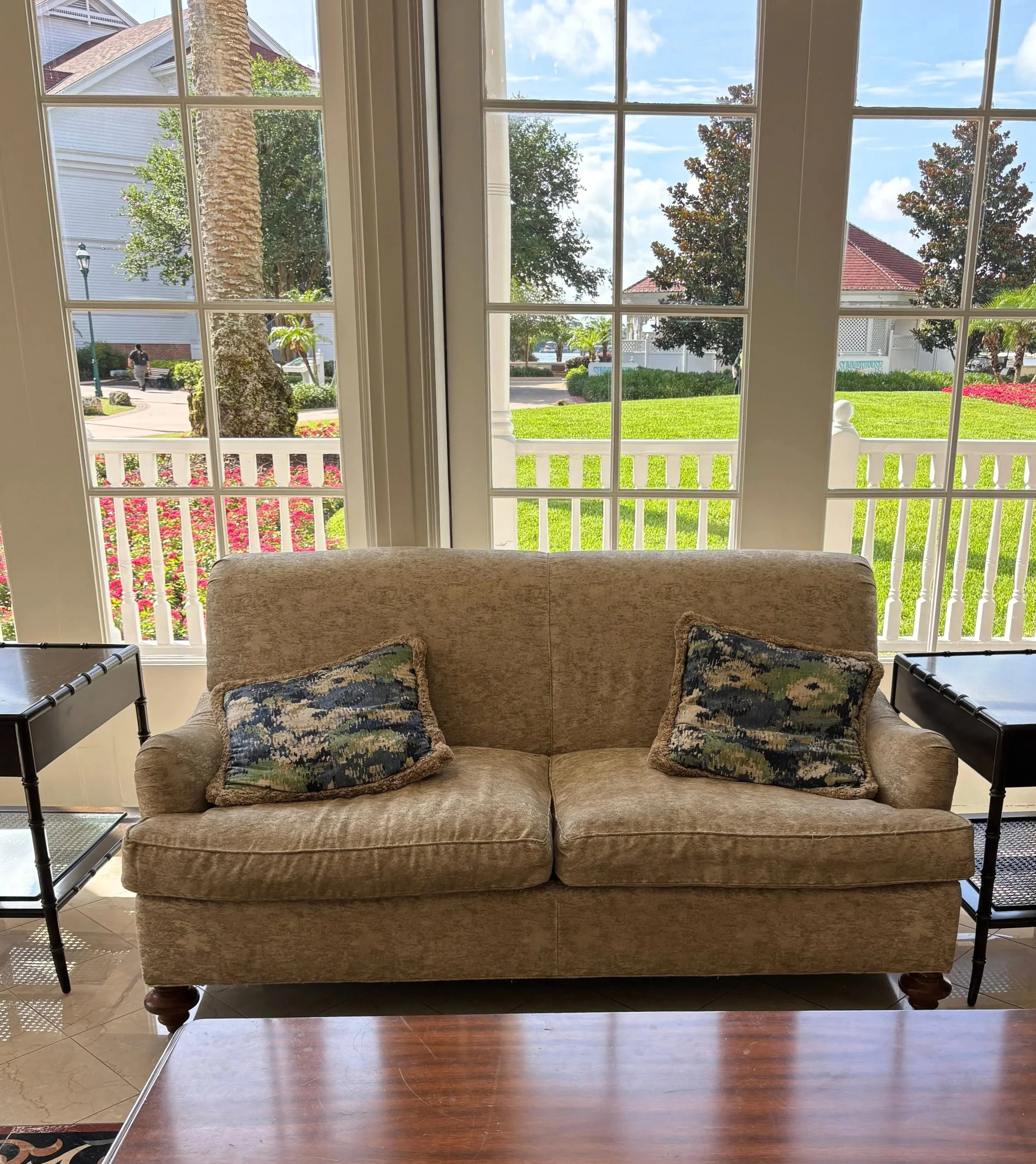 gf+cafe+benches.jpg