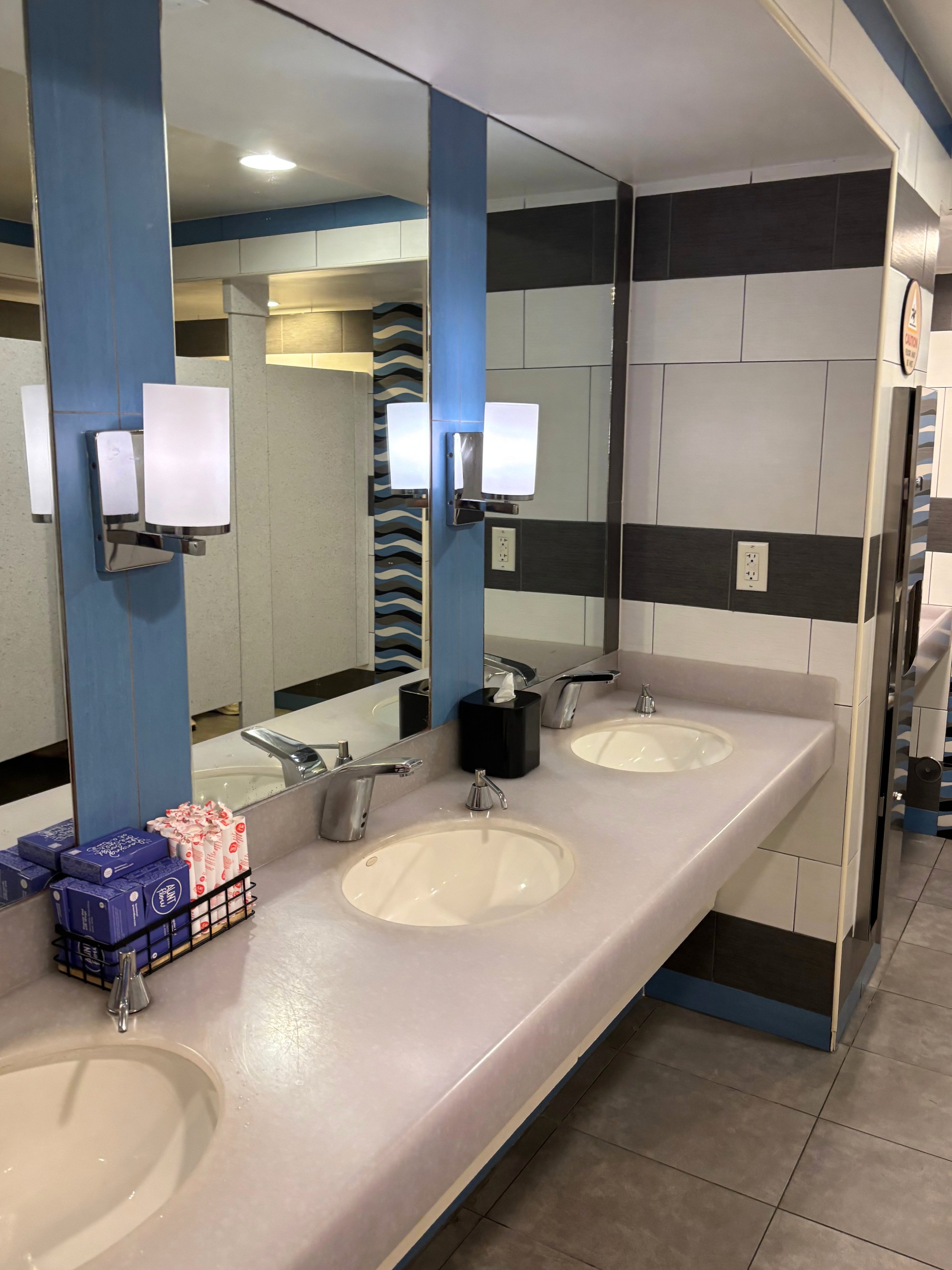 cont outside sink area.jpg