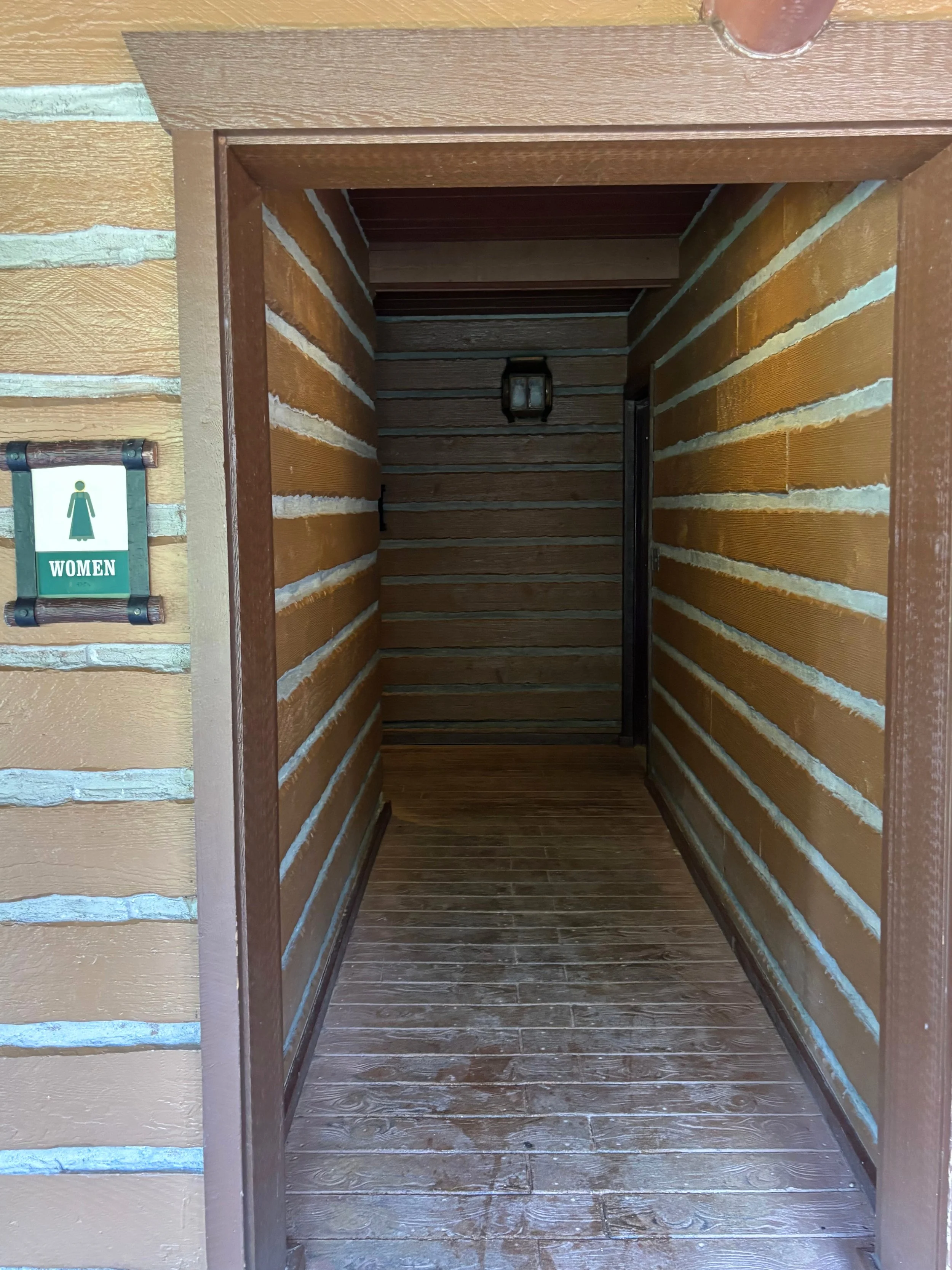 ft pin women entrance.jpg