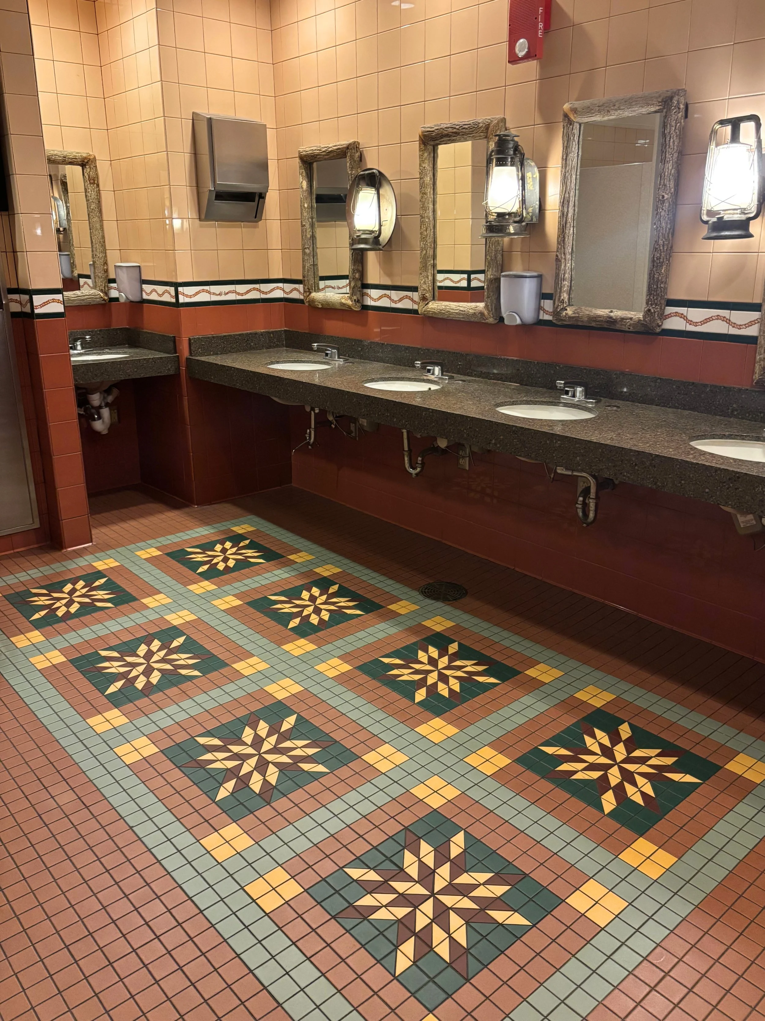 ft pin floor and sinls.jpg