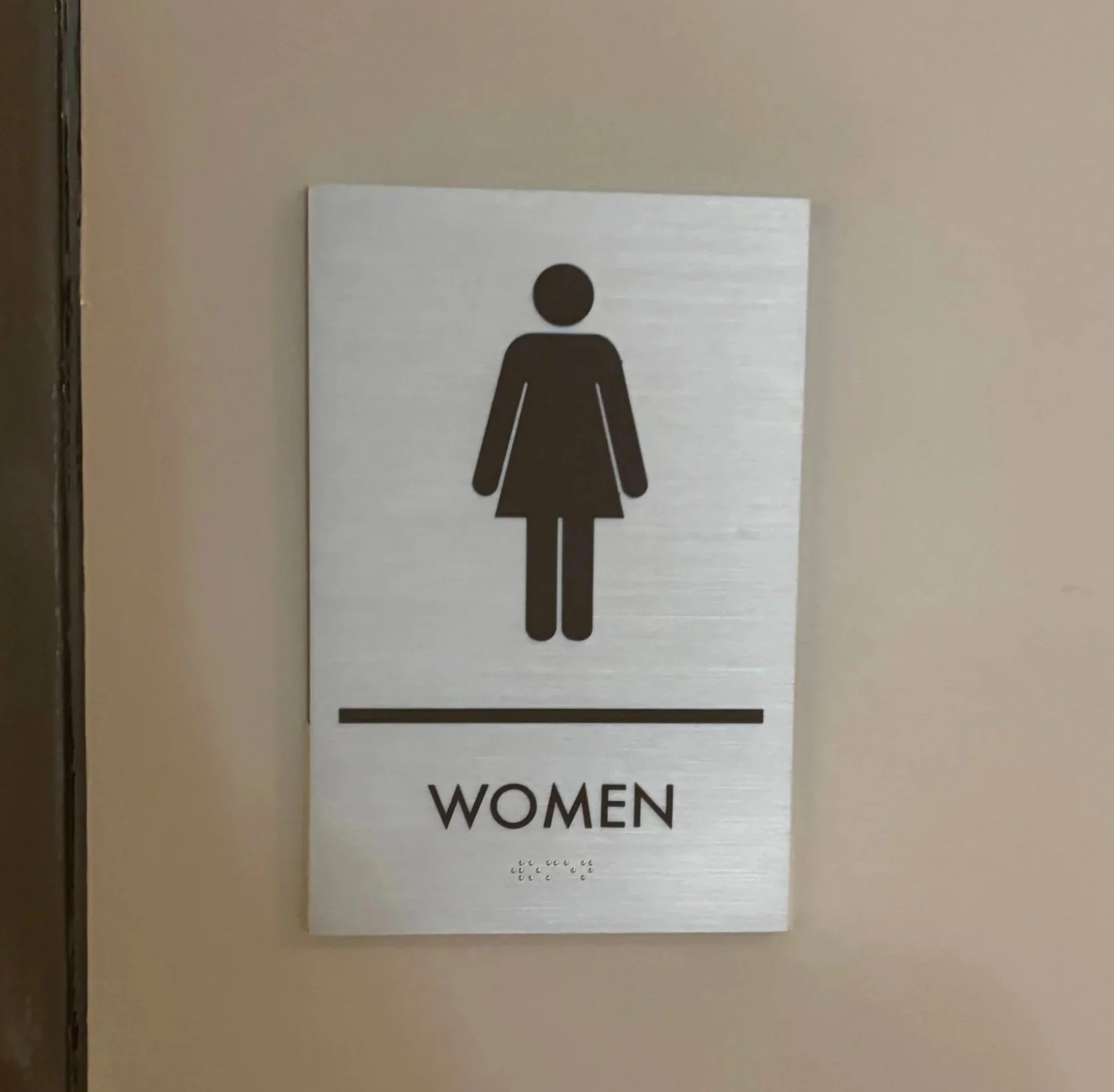 cont+conf+women+sign.jpg
