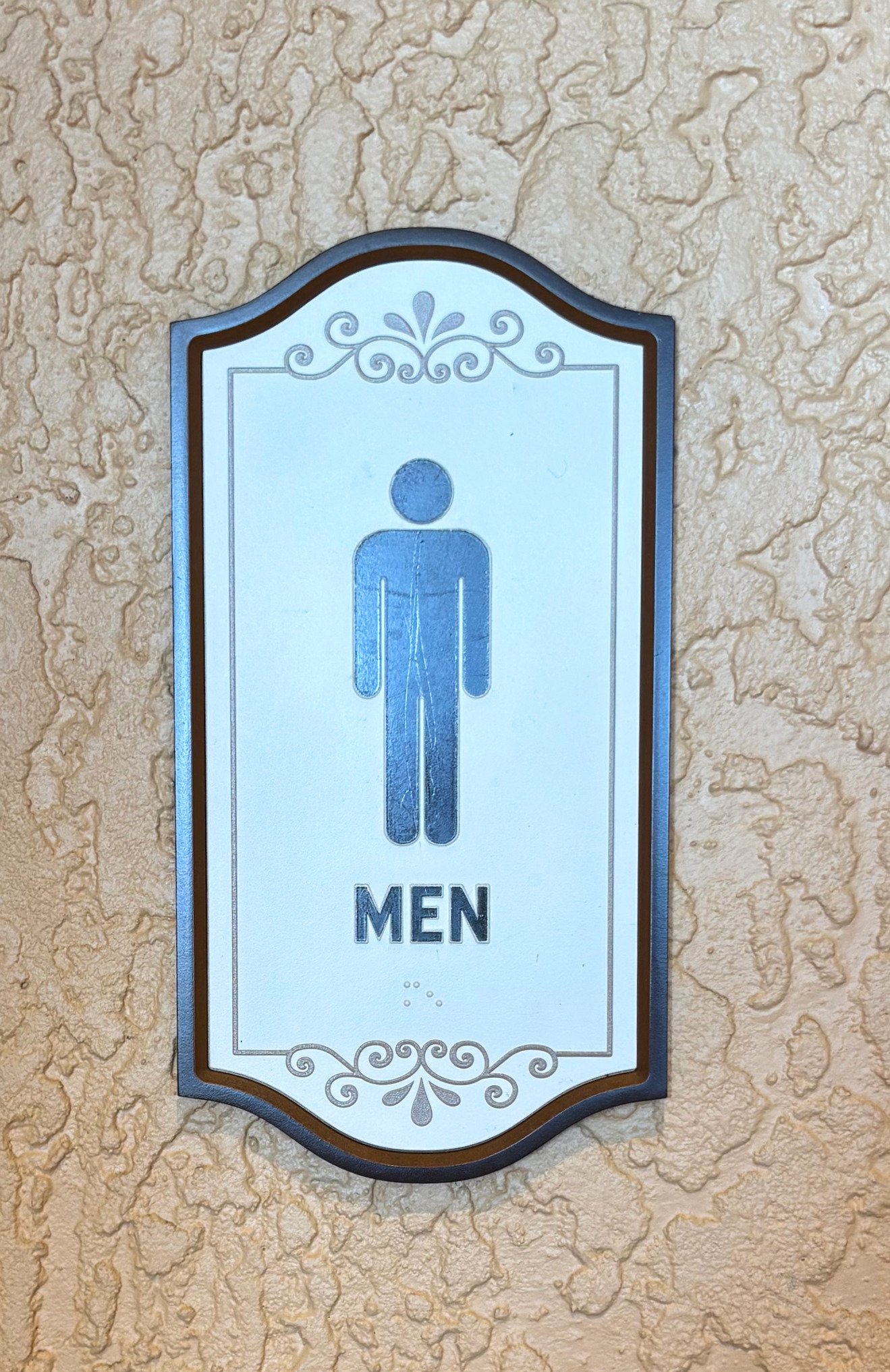 skyliner hub men sign.jpg