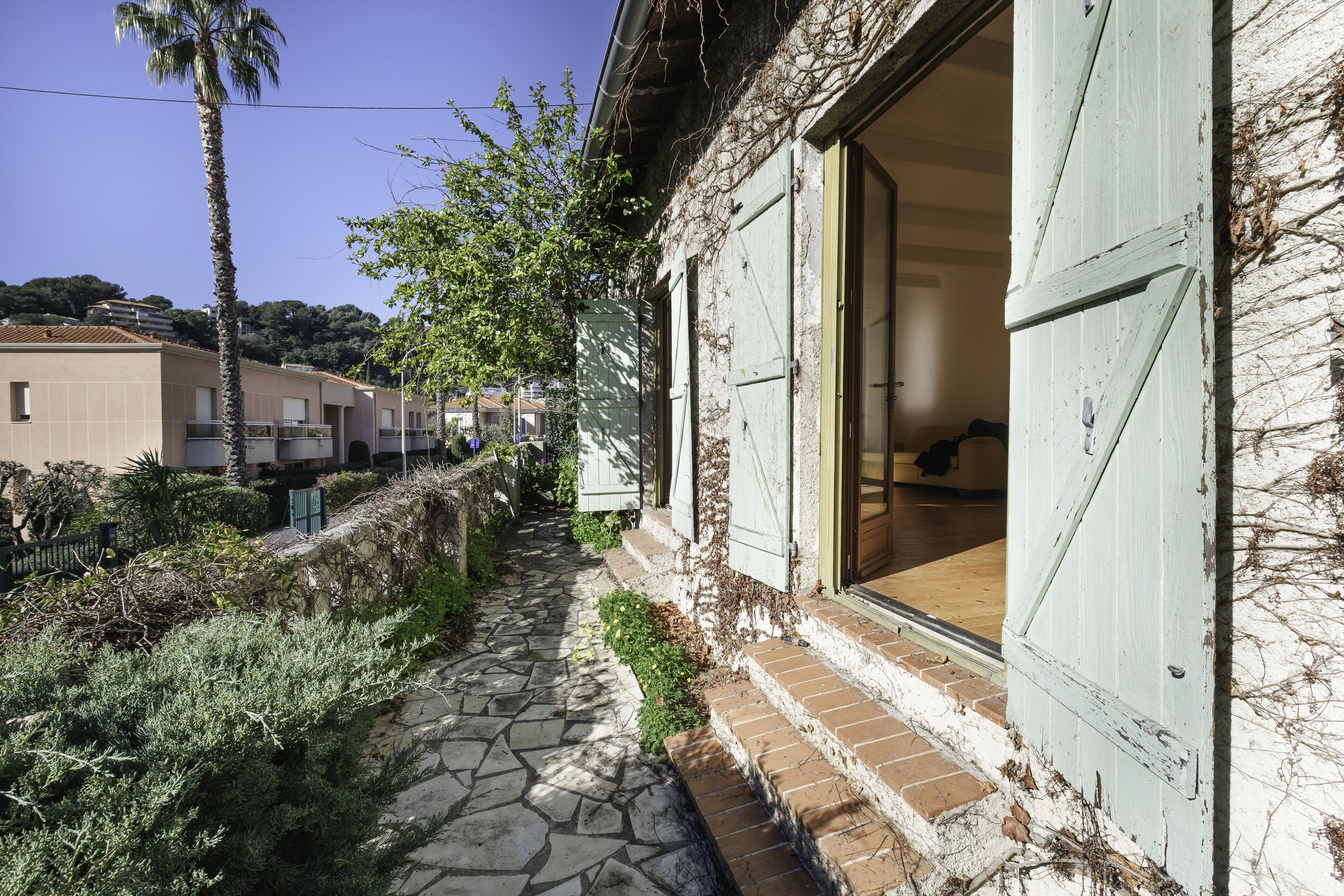 Photographie immobilière mettant en avant la luminosité et le potentiel du bien