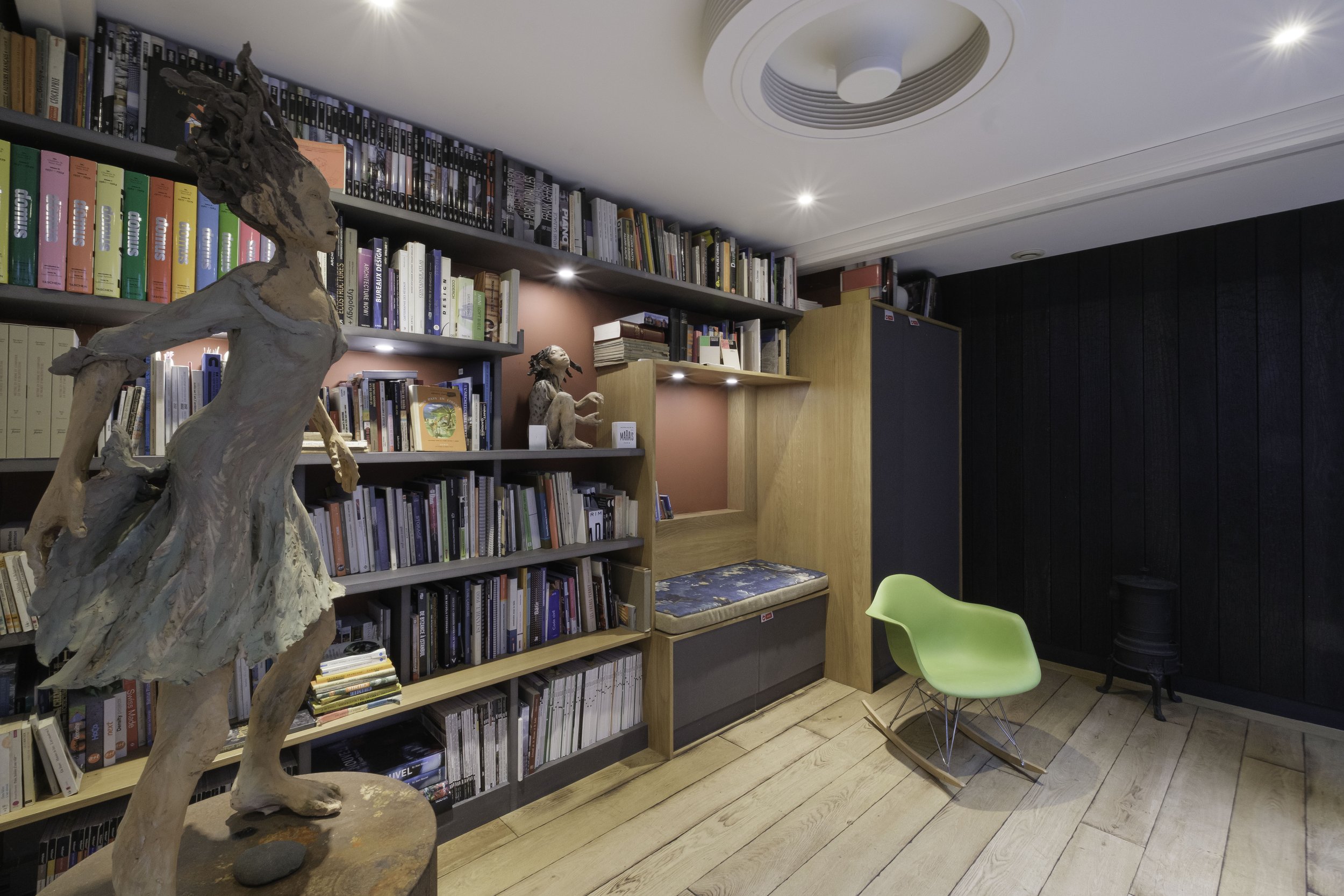 Photographie immobilière d'un loft à usage de bureaux.