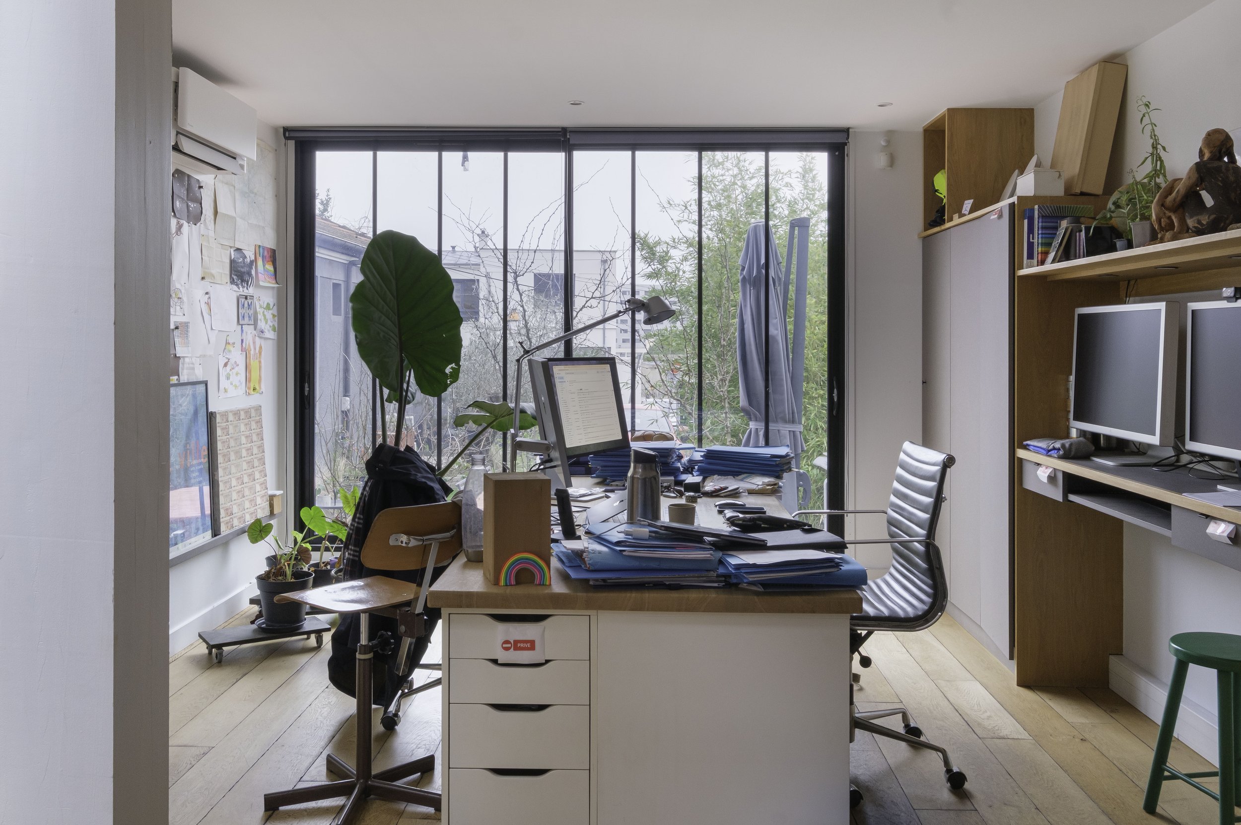 Photographie immobilière d'un loft à usage de bureaux.