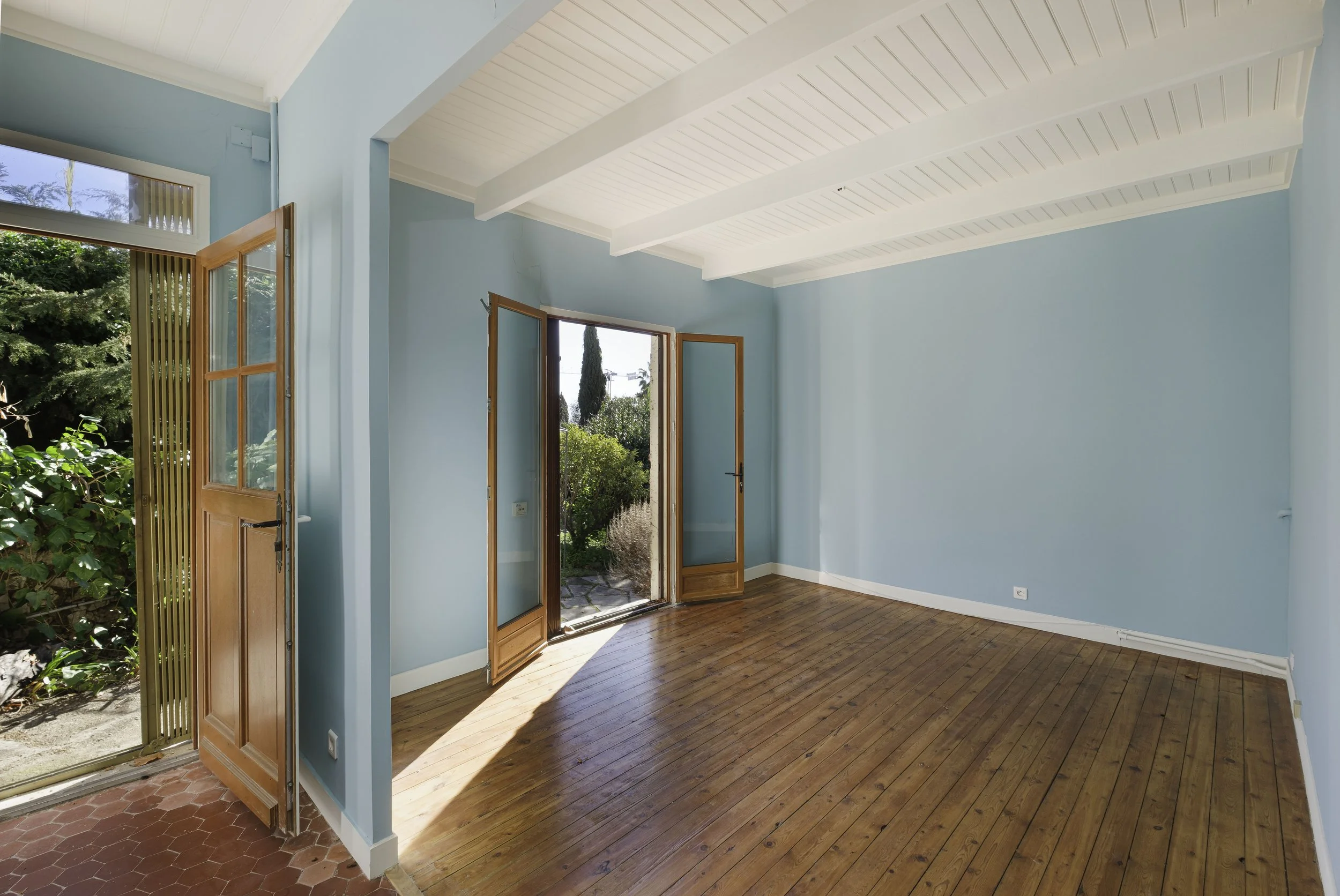 Photographie immobilière mettant en avant la luminosité et le potentiel du bien