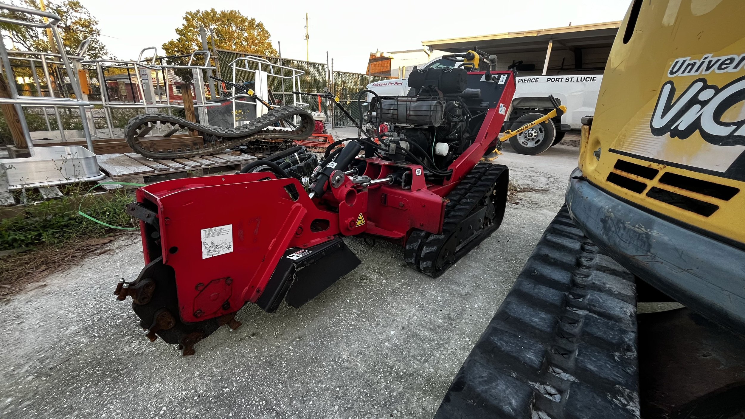 Trencher (Barreto 718MTH)